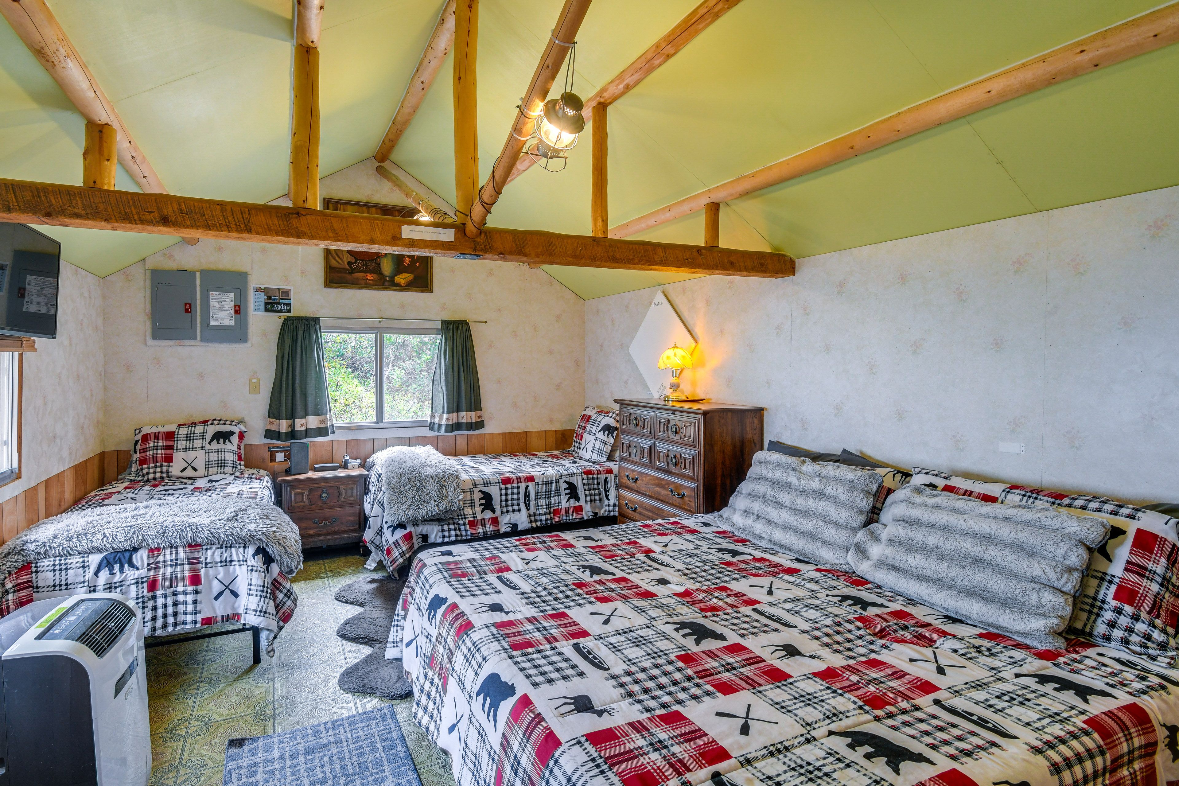 Bedroom | King Bed | 2 Twin Beds | A/C Unit | Linens Provided