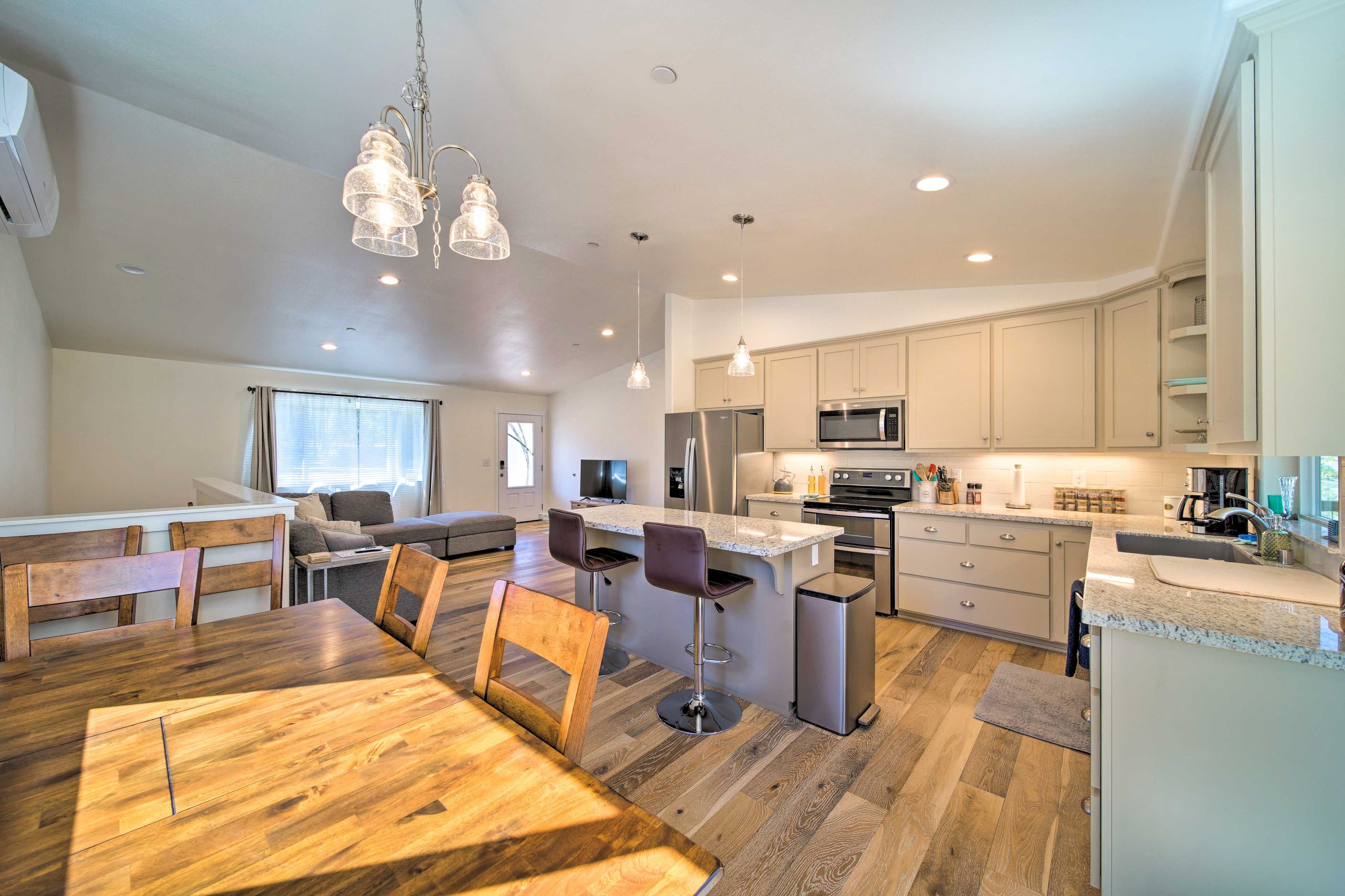 Dining Table | Kitchen