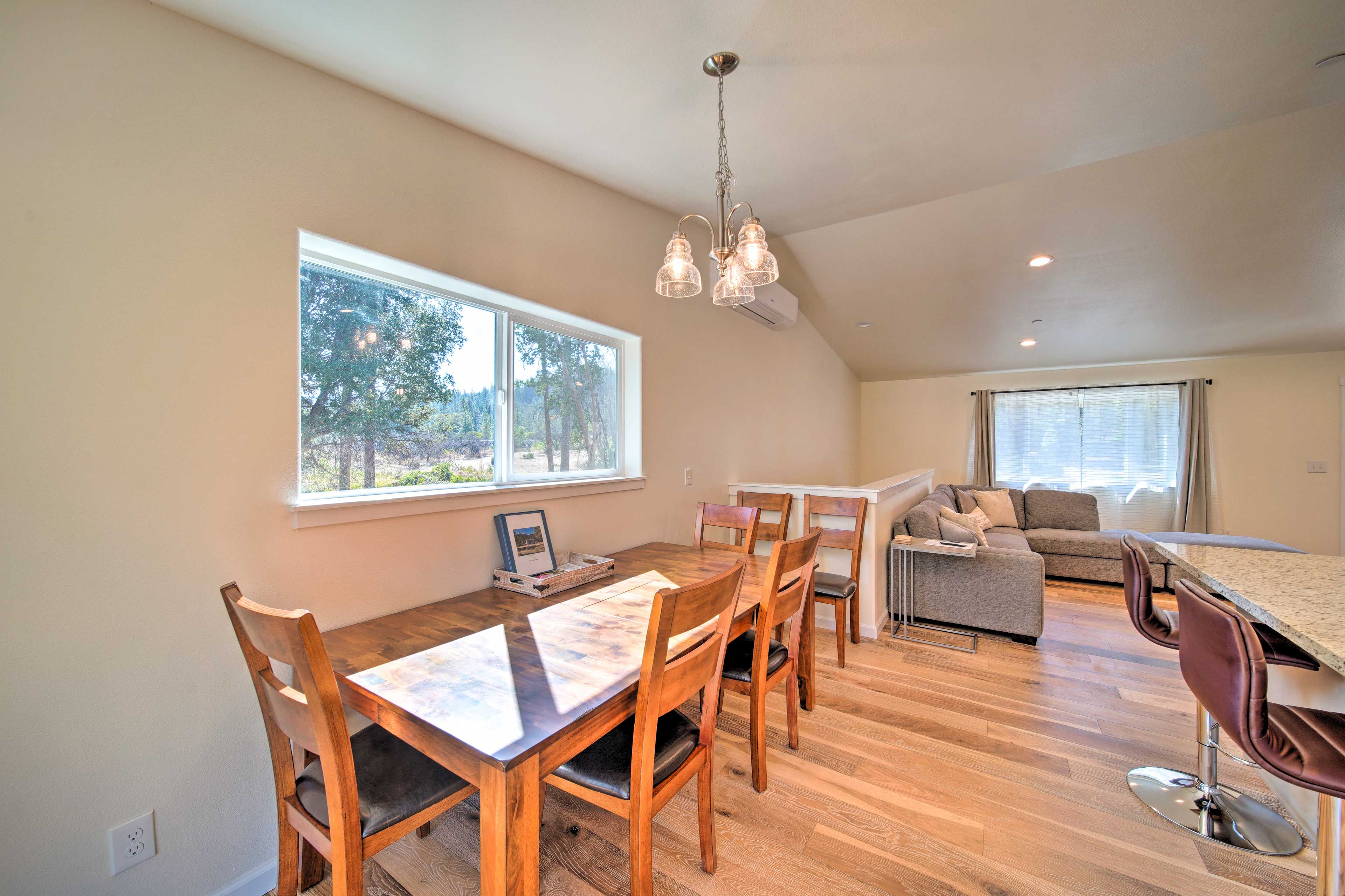 Dining Area w/ Views