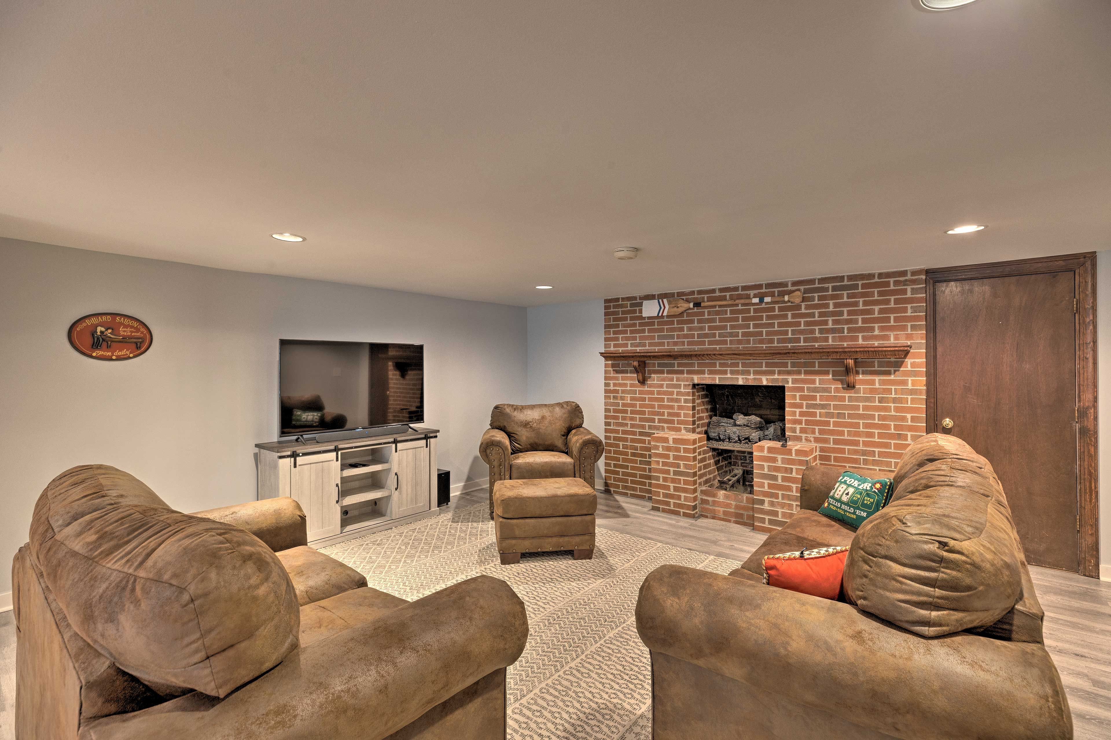 Game Room | Sleeper Sofa | Basement Level