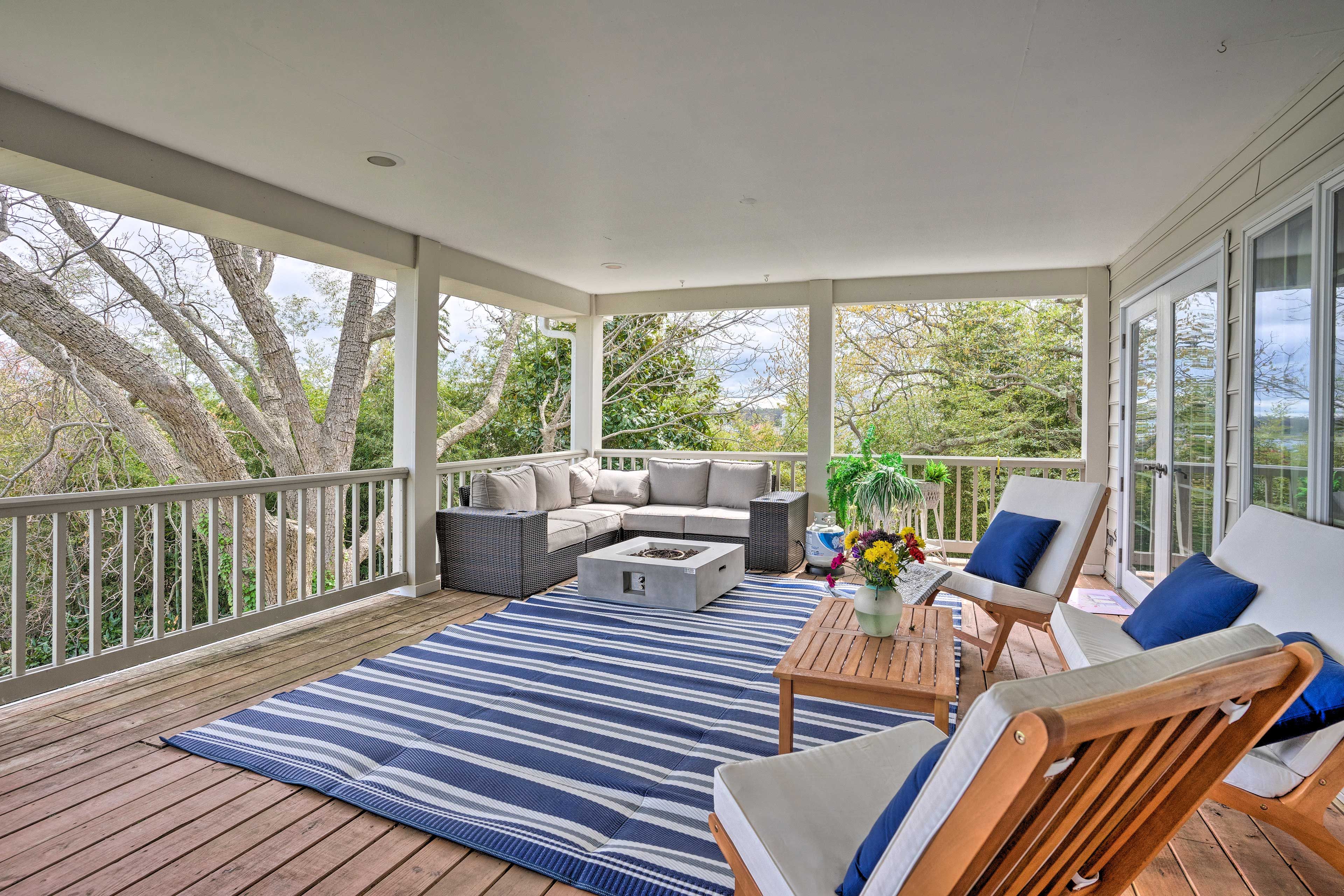 Wraparound Balcony