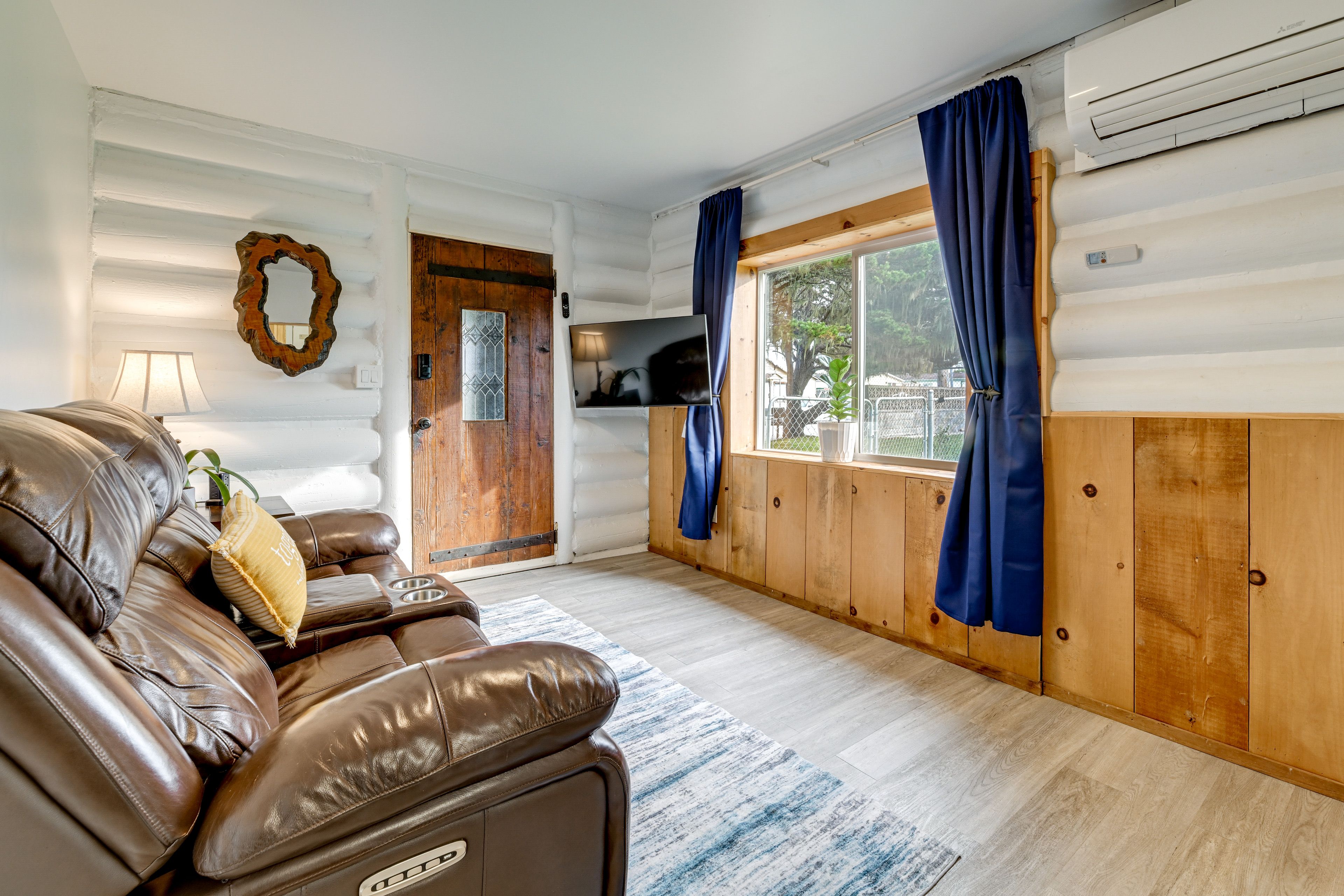 Living Room | 600 Sq Ft Cabin | Smart TV | Free WiFi