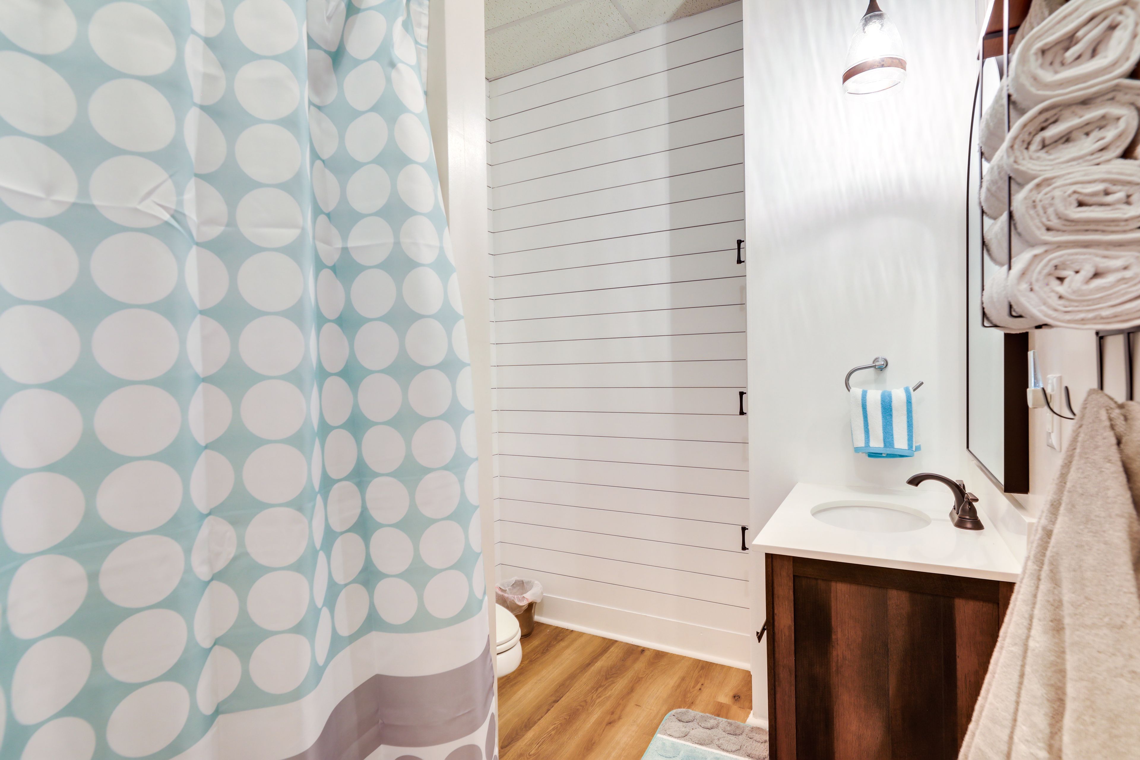 Full Bathroom | Linens & Towels