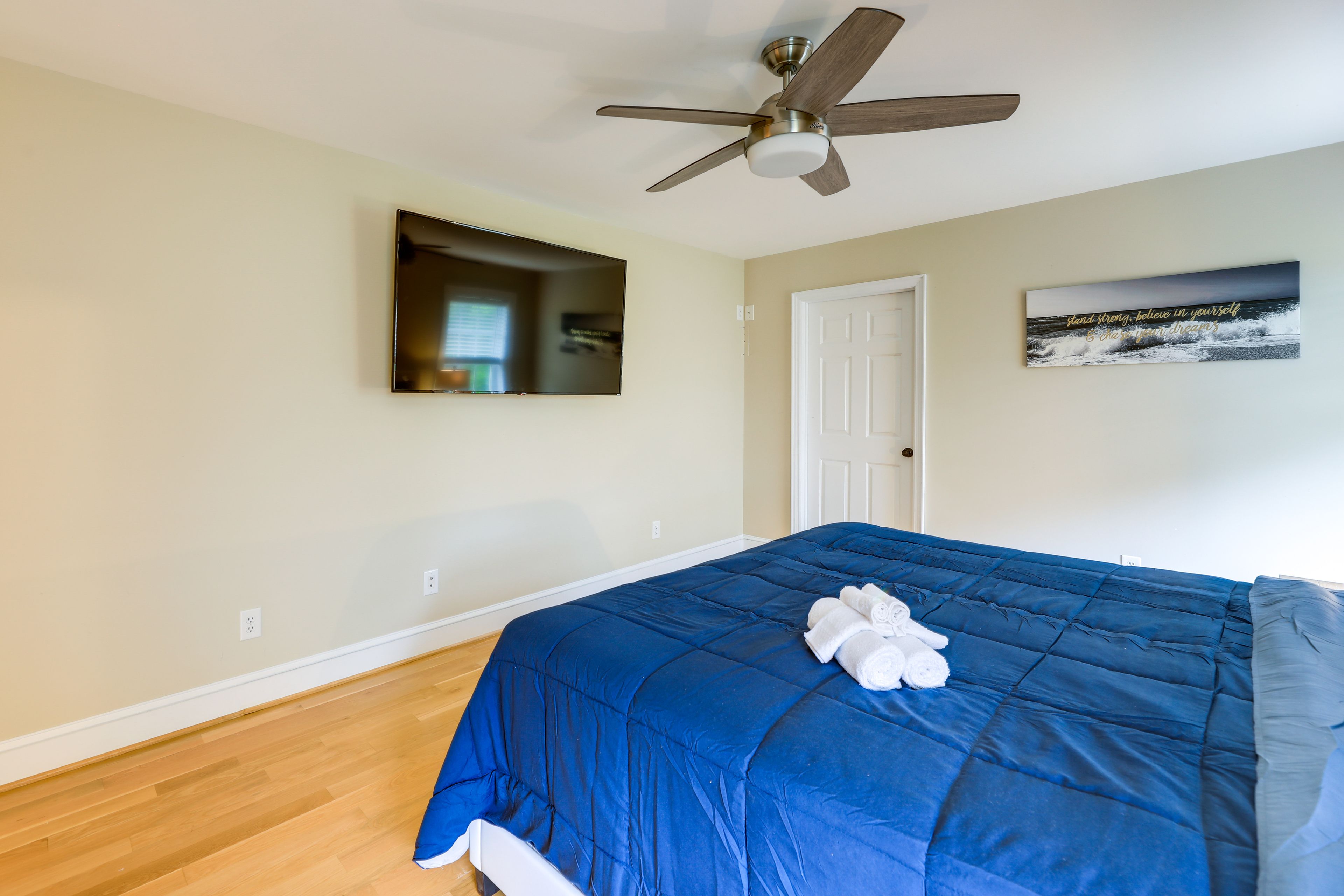 Bedroom 2 | King Bed