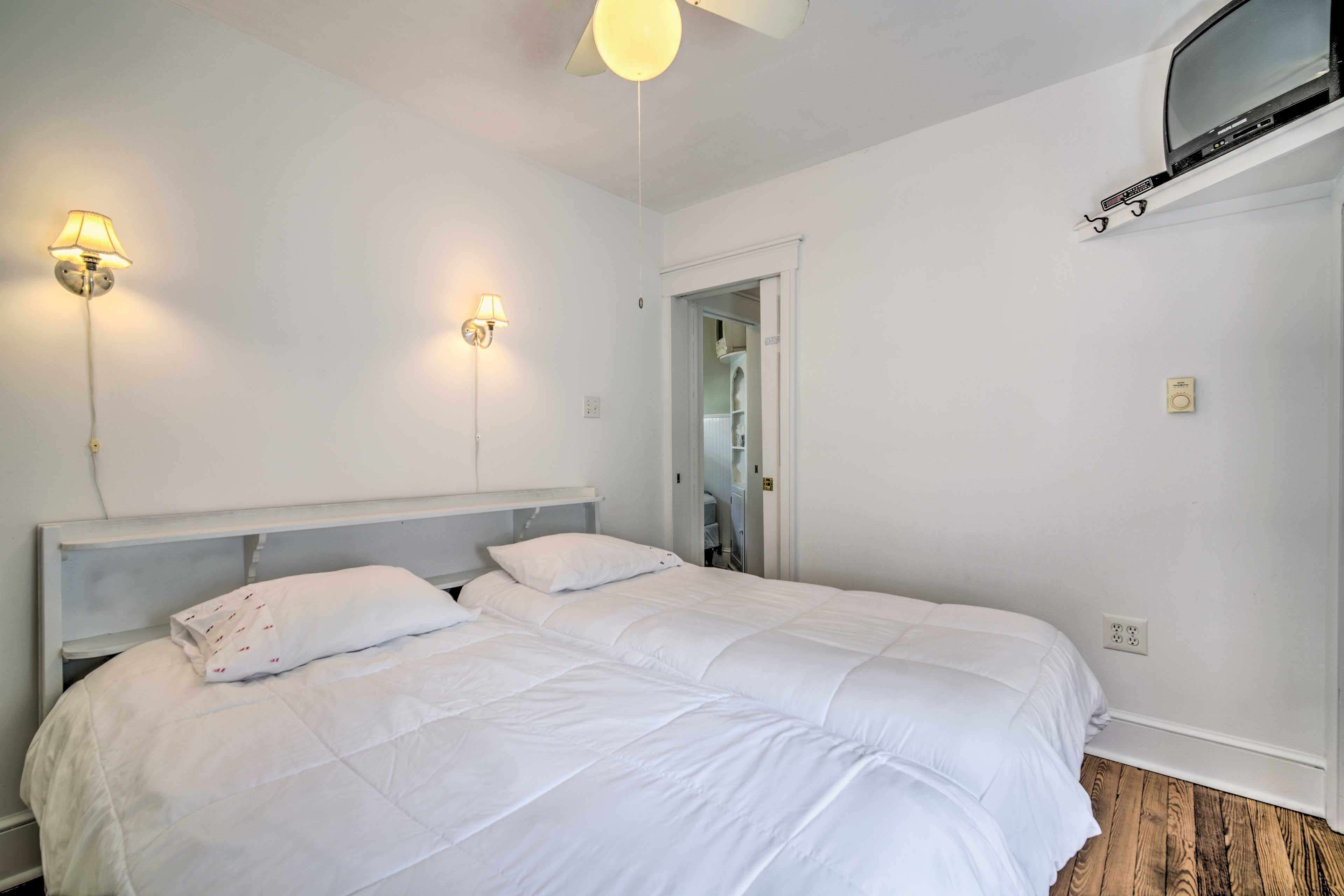 Bedroom 1 | Smart TV