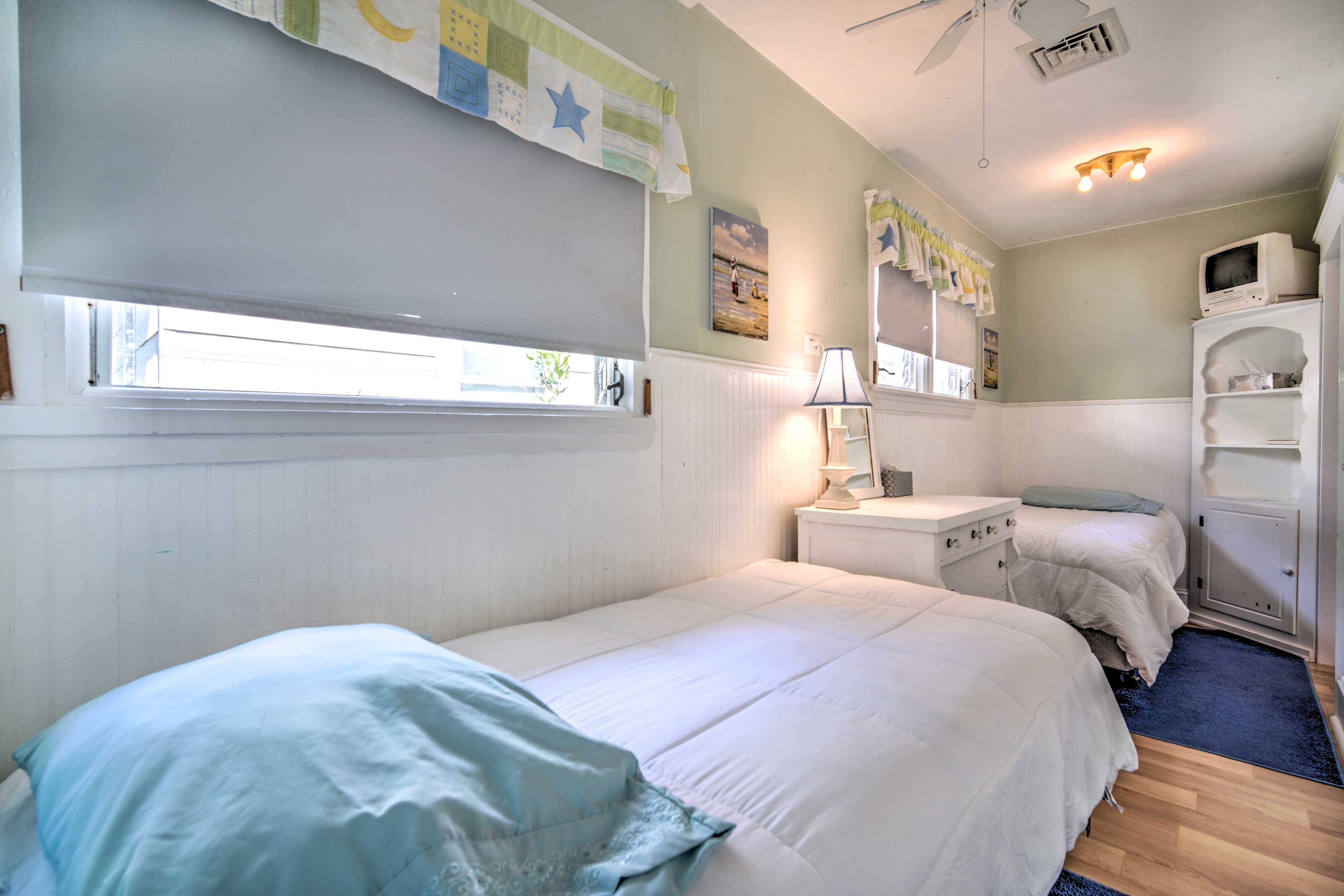 Bedroom 2 | 2 Twin Beds
