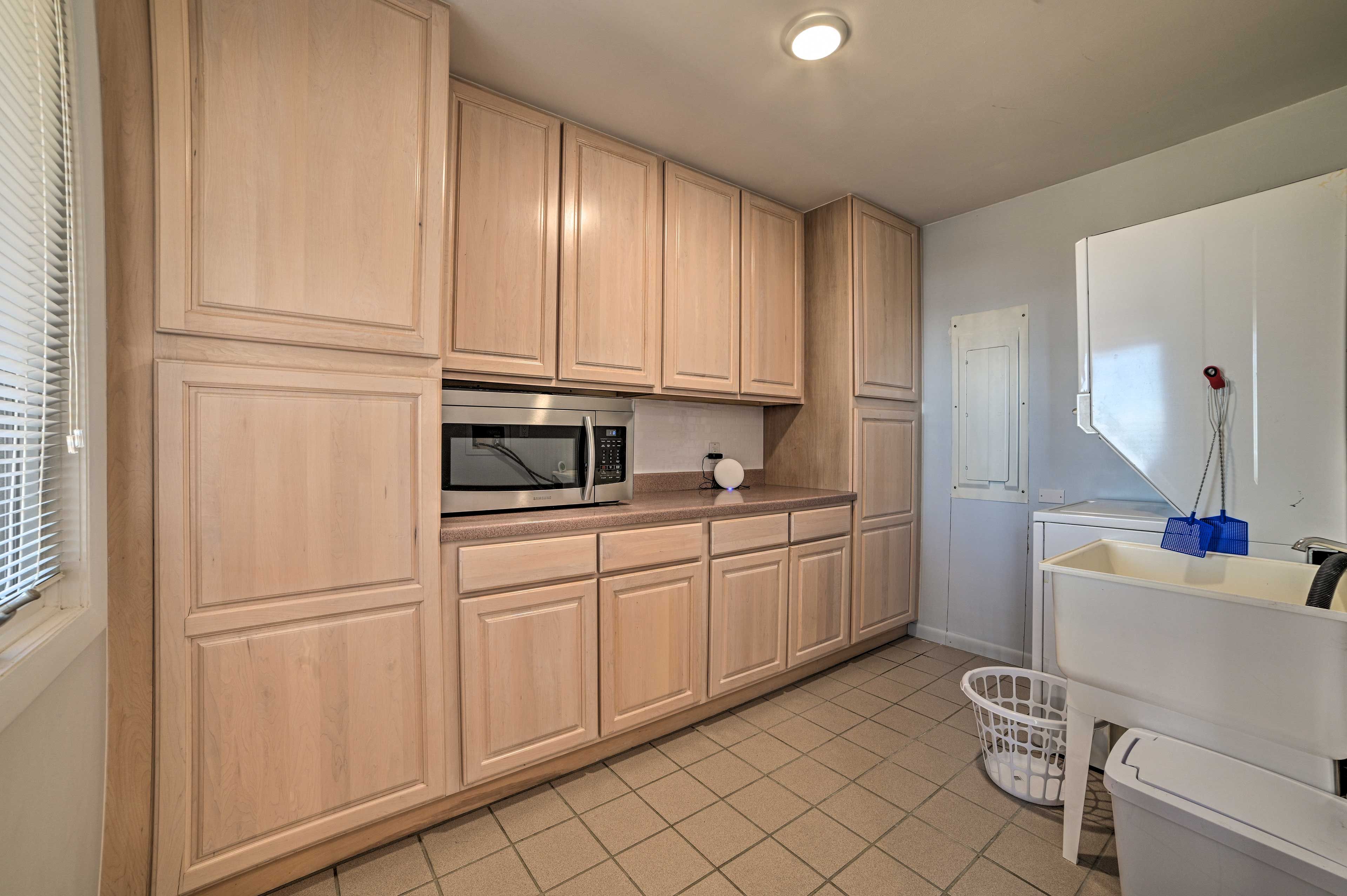 Laundry Room | 1st Floor | In-Unit Washer/Dryer | Detergent