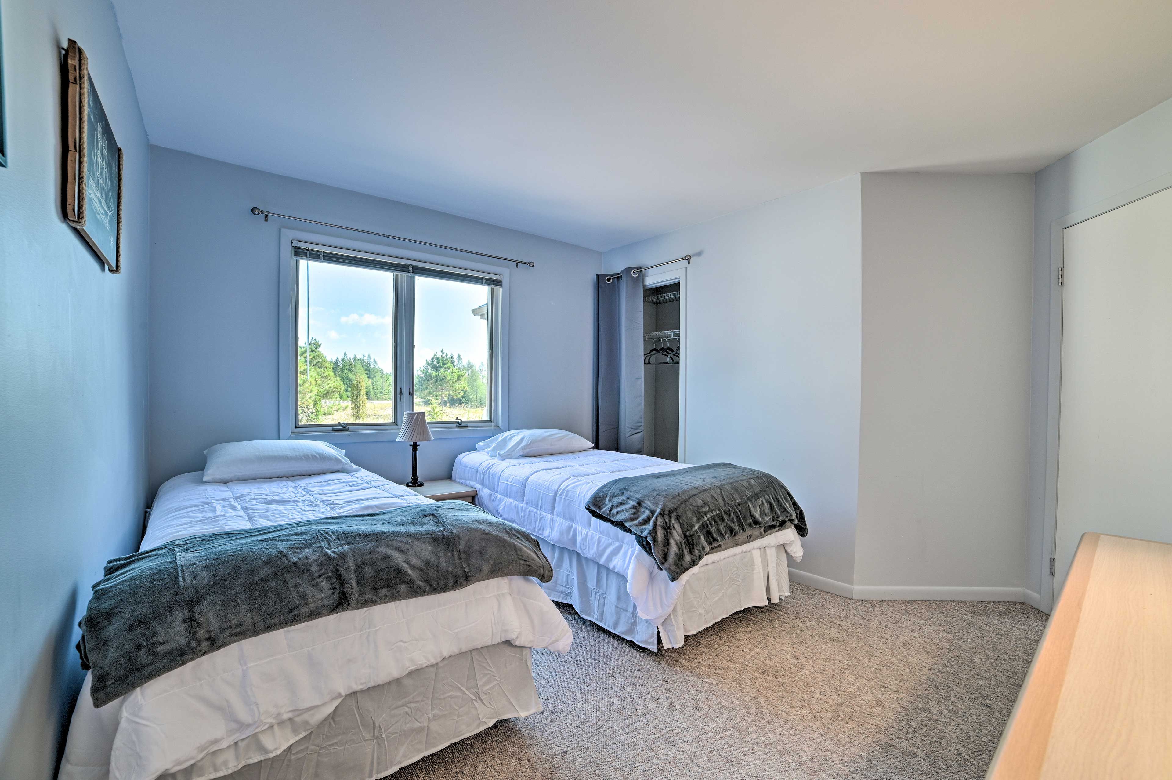 Bedroom 3 | 2 Twin Beds | 1st Floor