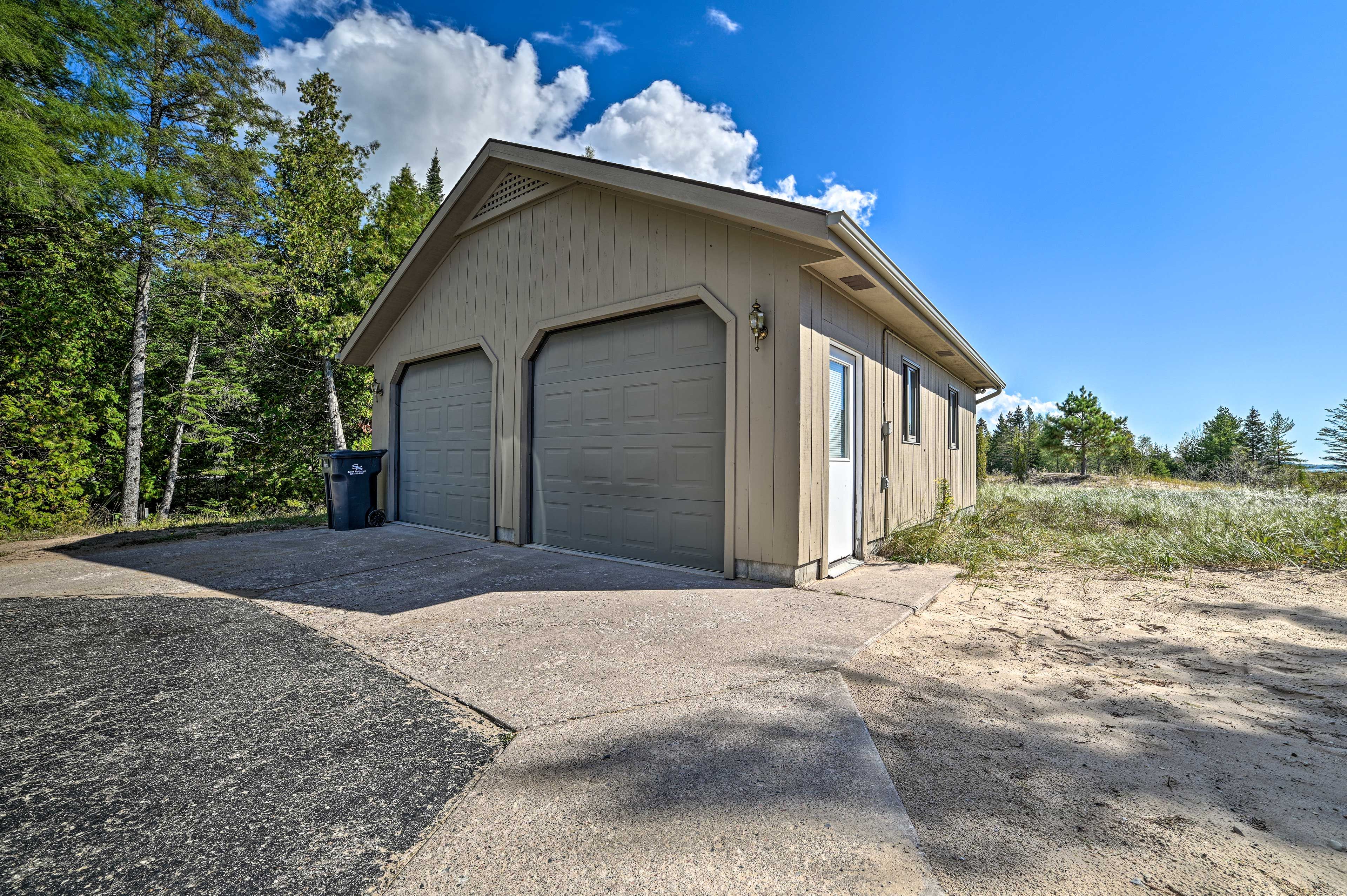 Parking | Garage (2 Vehicles) | Driveway (2 Vehicles)