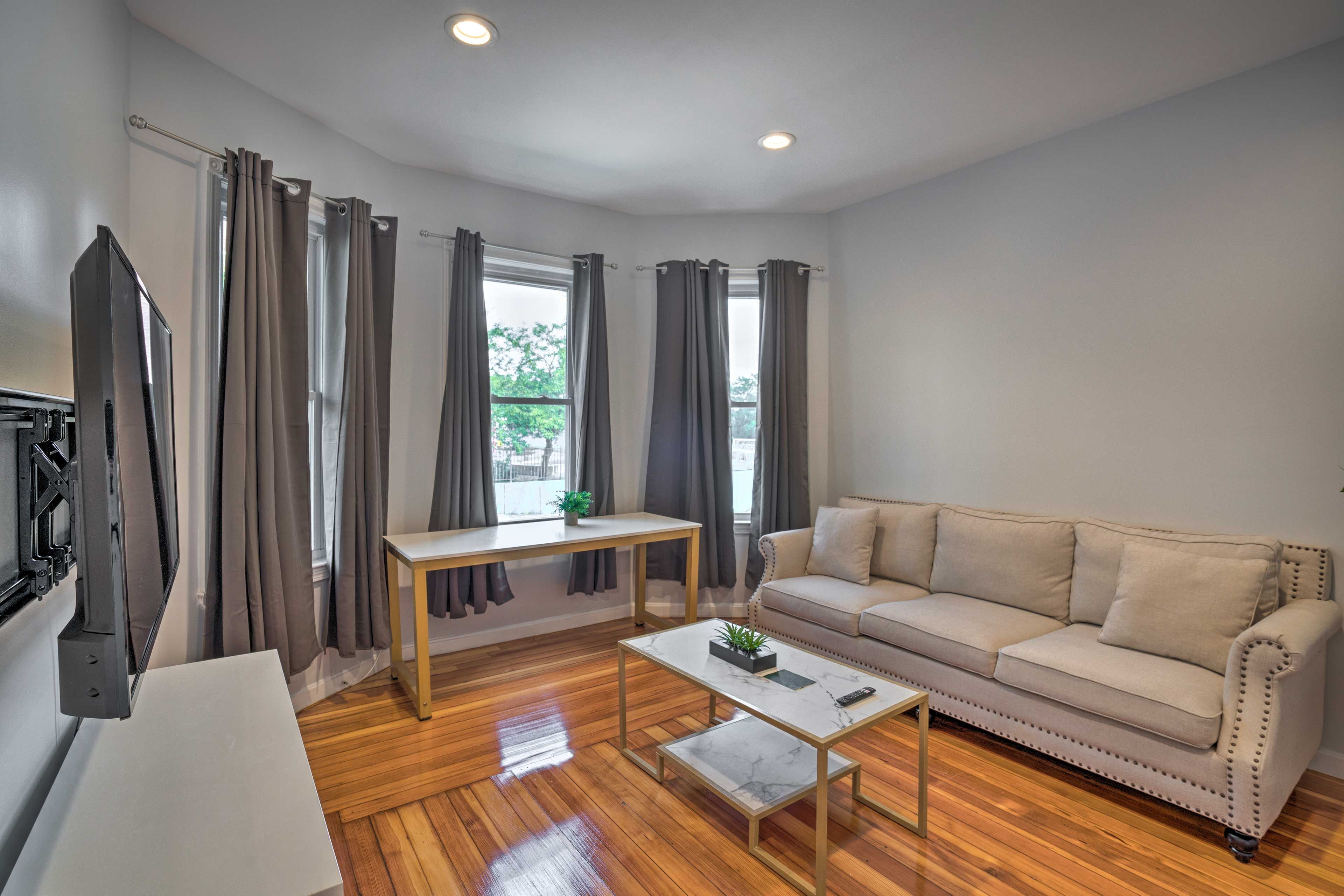Living Area | Free WiFi