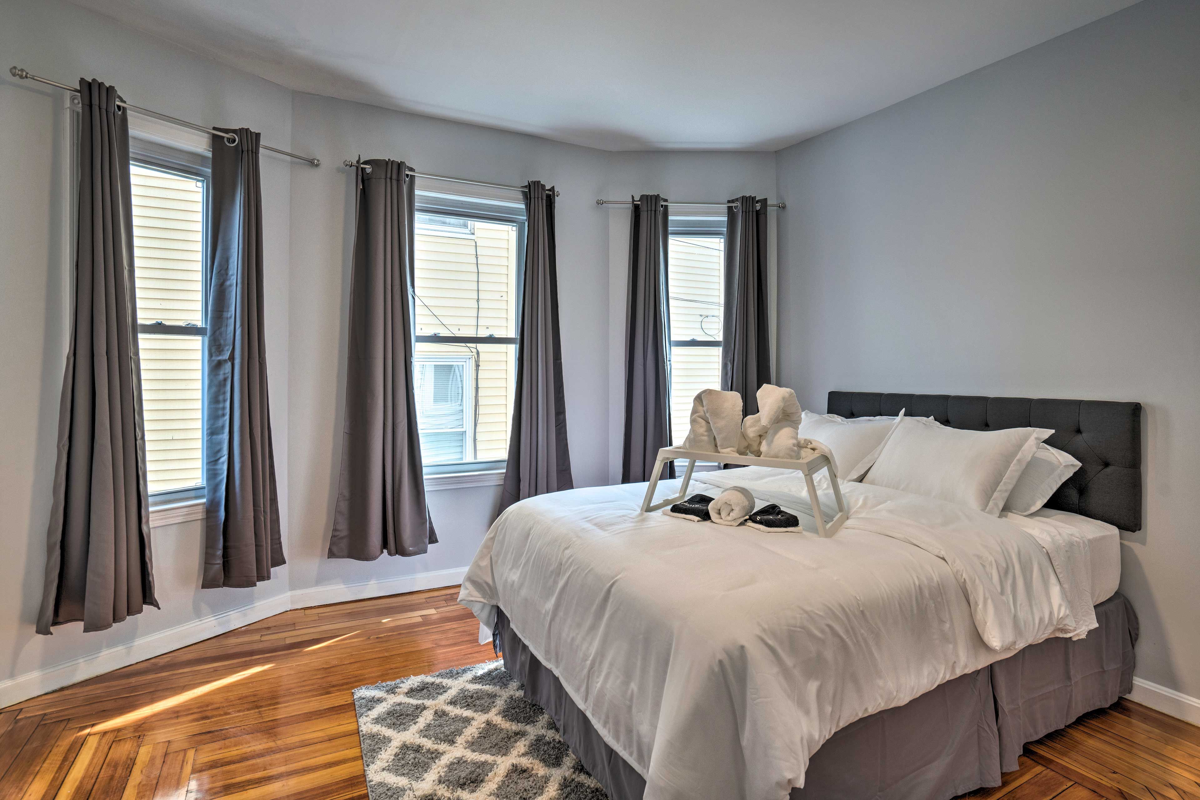 Bedroom 3 | Queen Bed