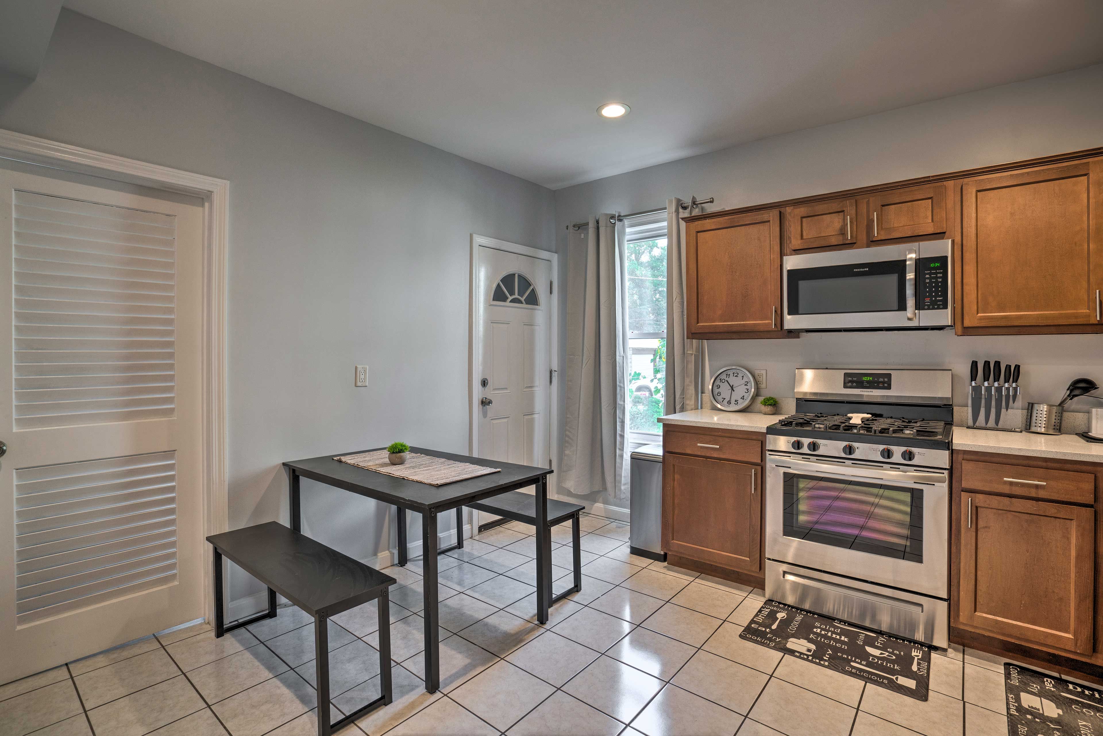 Kitchen | Dining Table