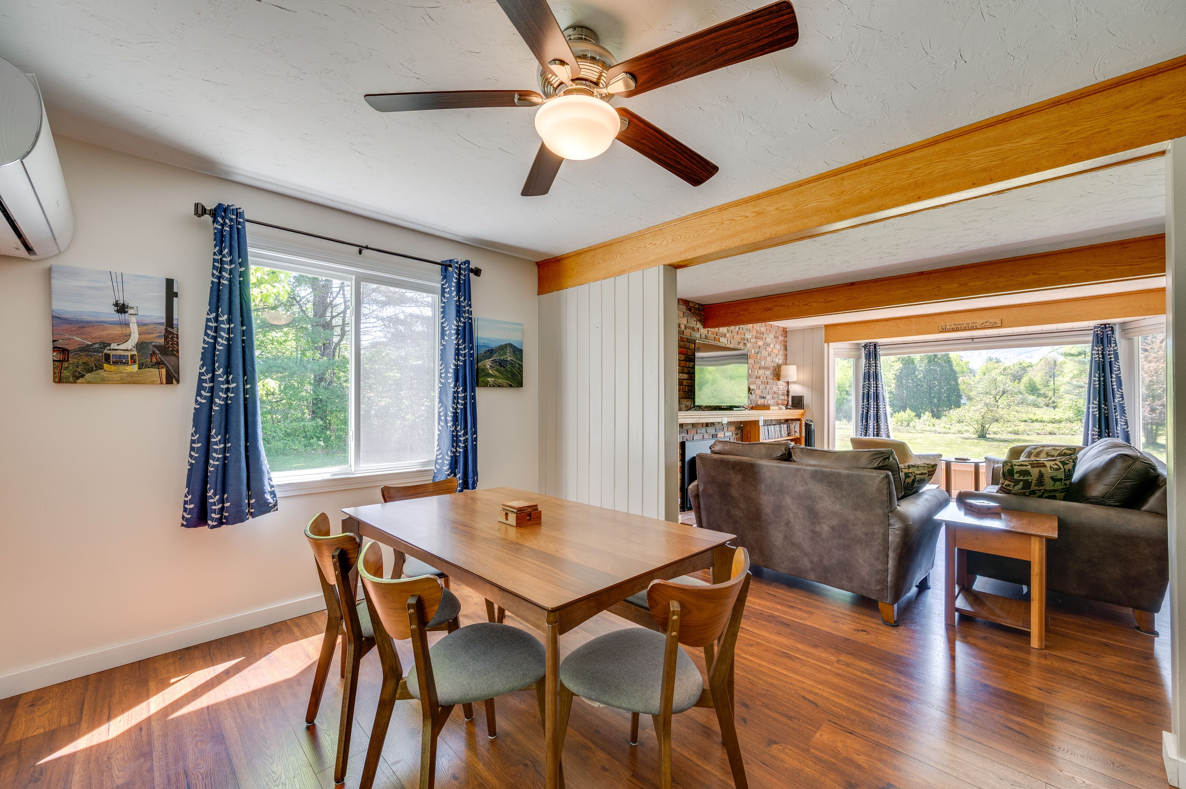 Dining Area | Dishware & Flatware Provided