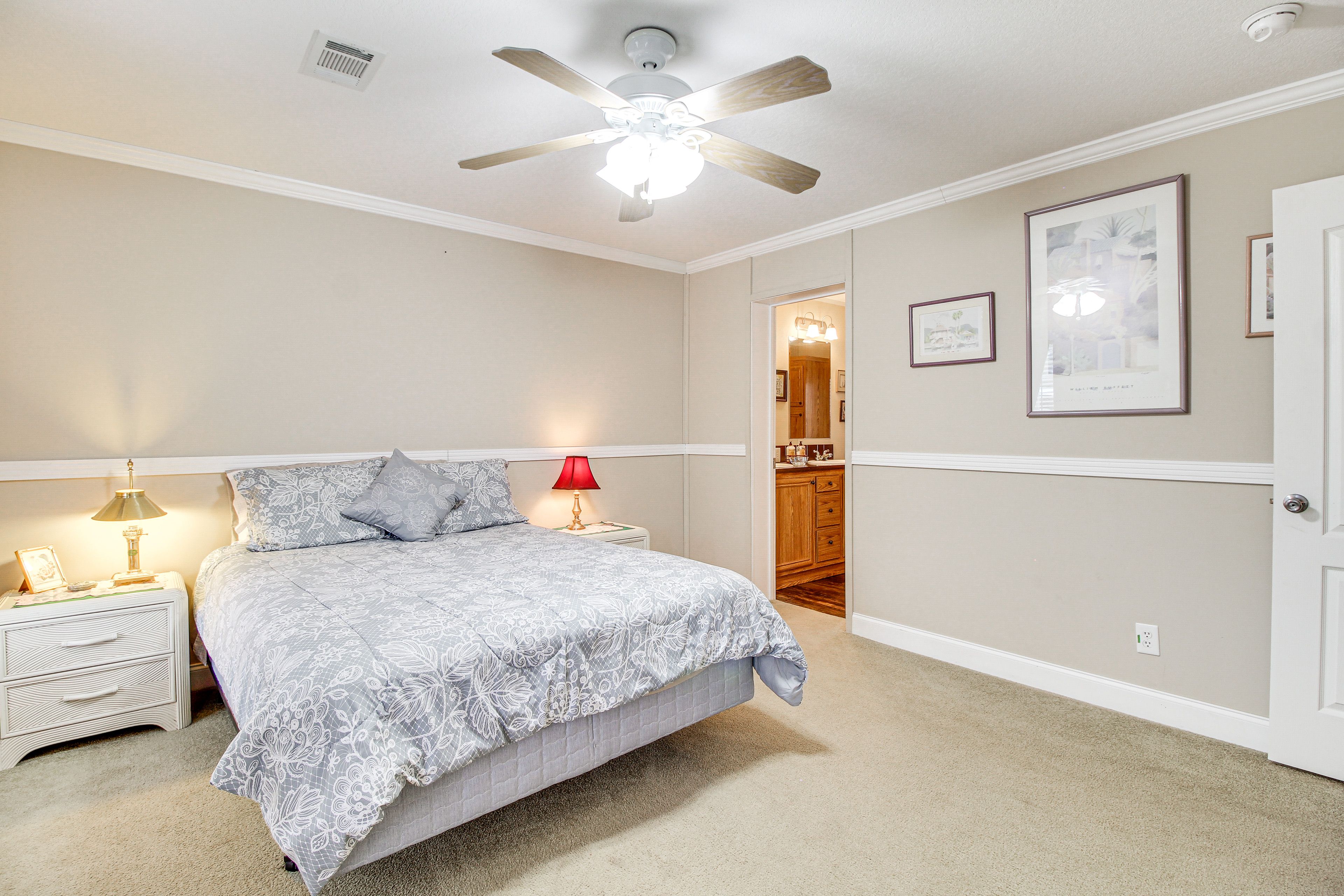 Bedroom 1 | Queen Bed | Linens & Towels Provided