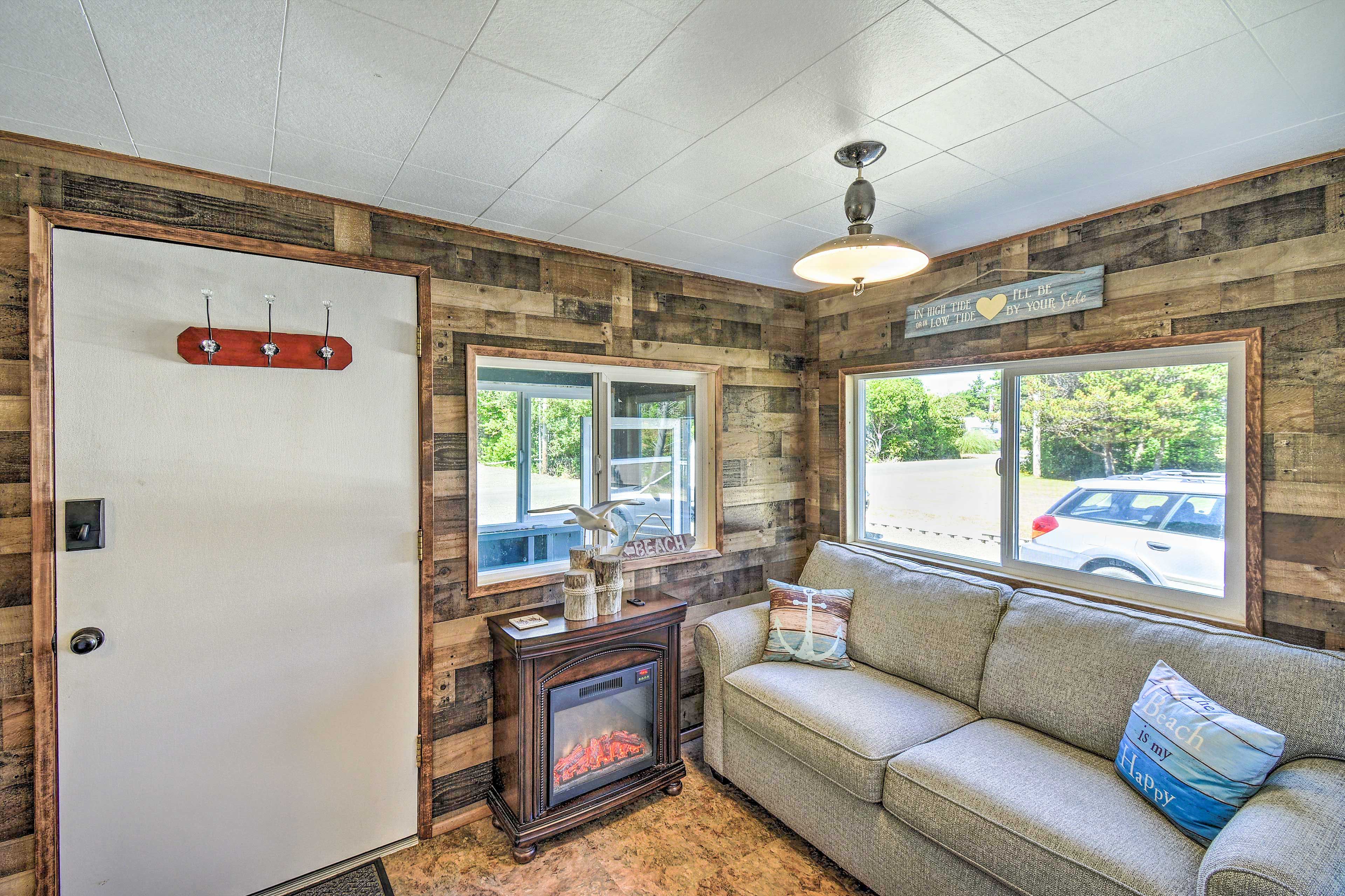 Entry Room | 2-Story Cottage | Full Sleeper Sofa
