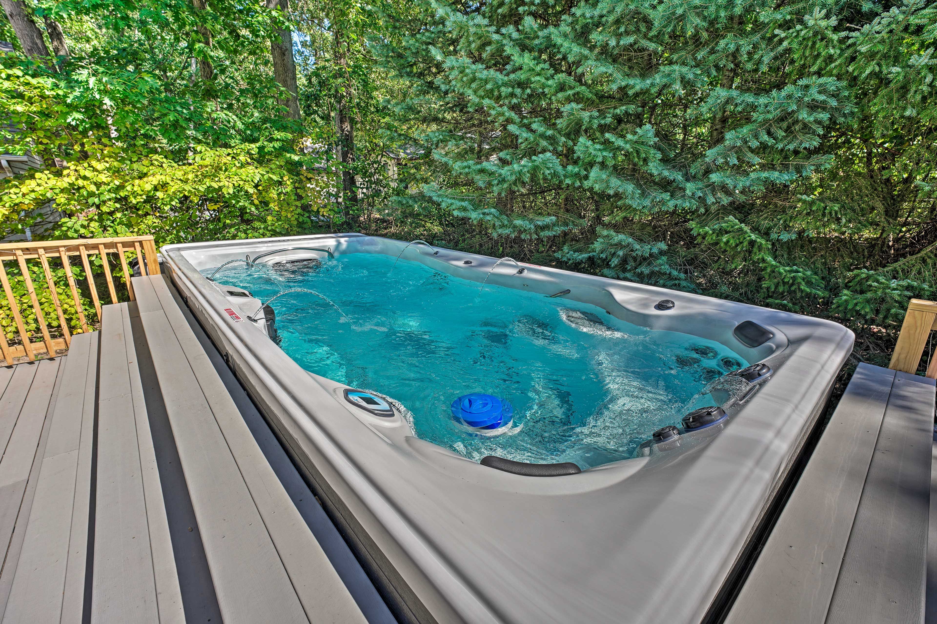 Deck | 16' x 18' Swim Spa