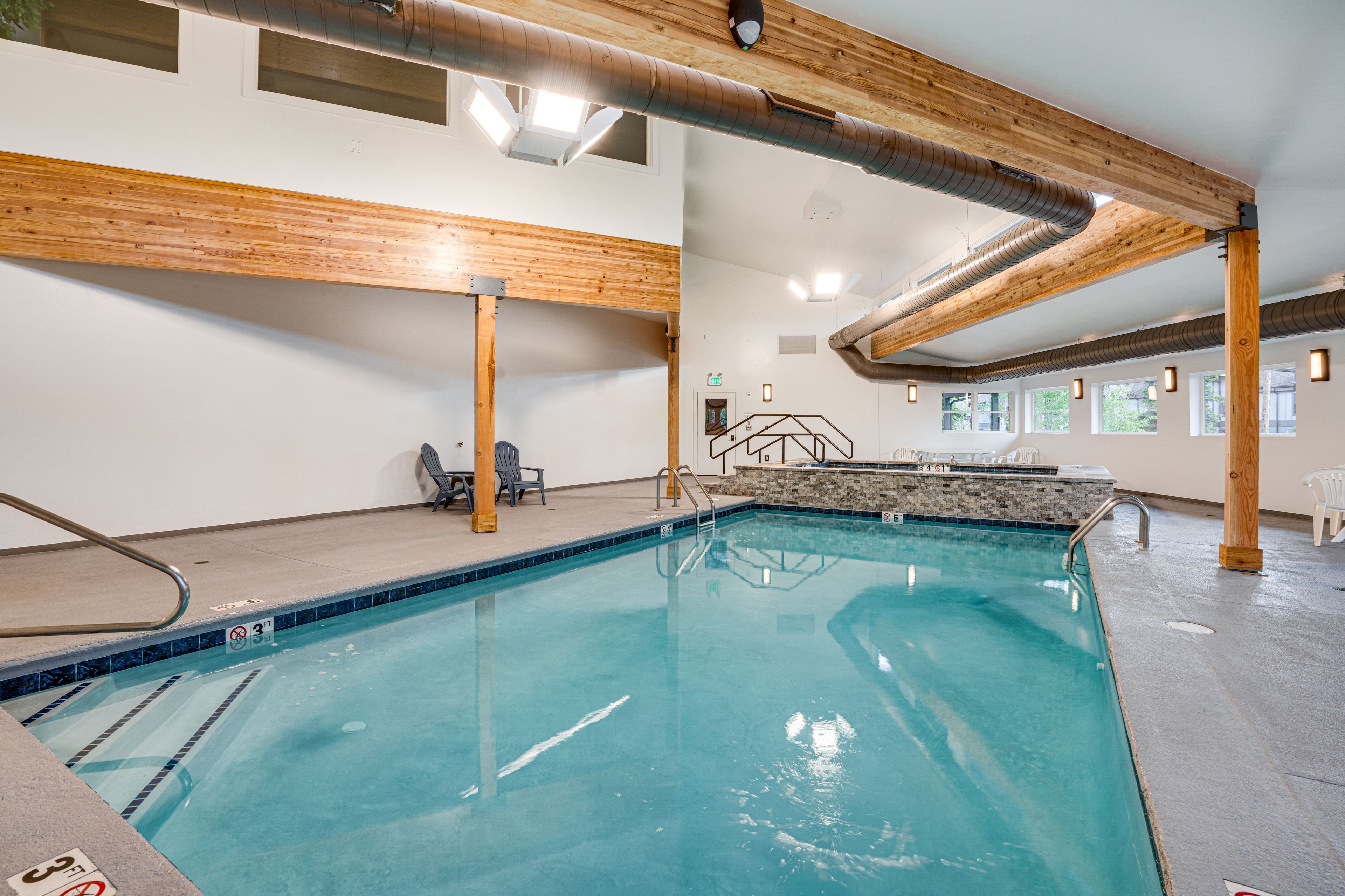 Community Pool & Hot Tub