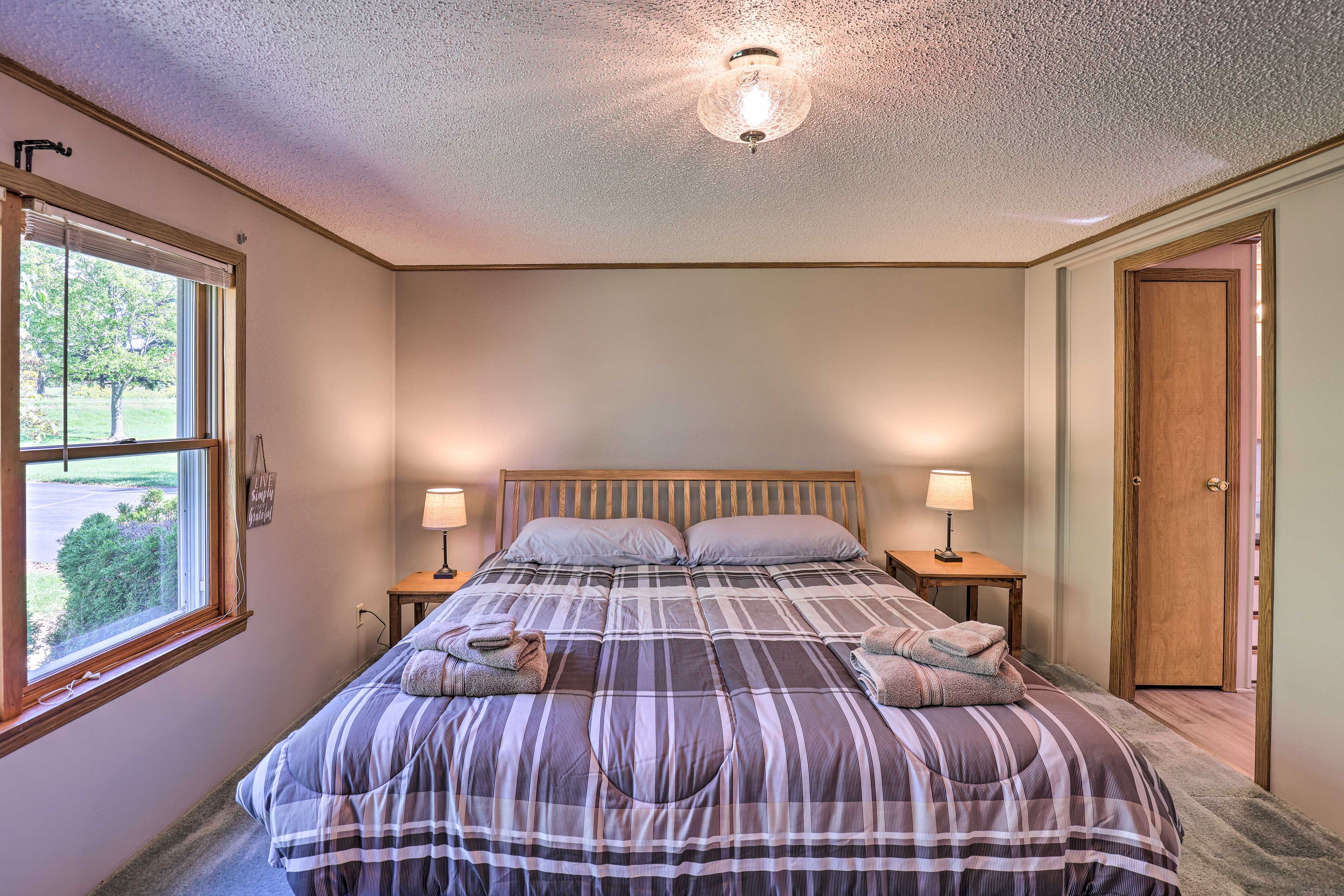 Bedroom 2 | Ceiling Fans