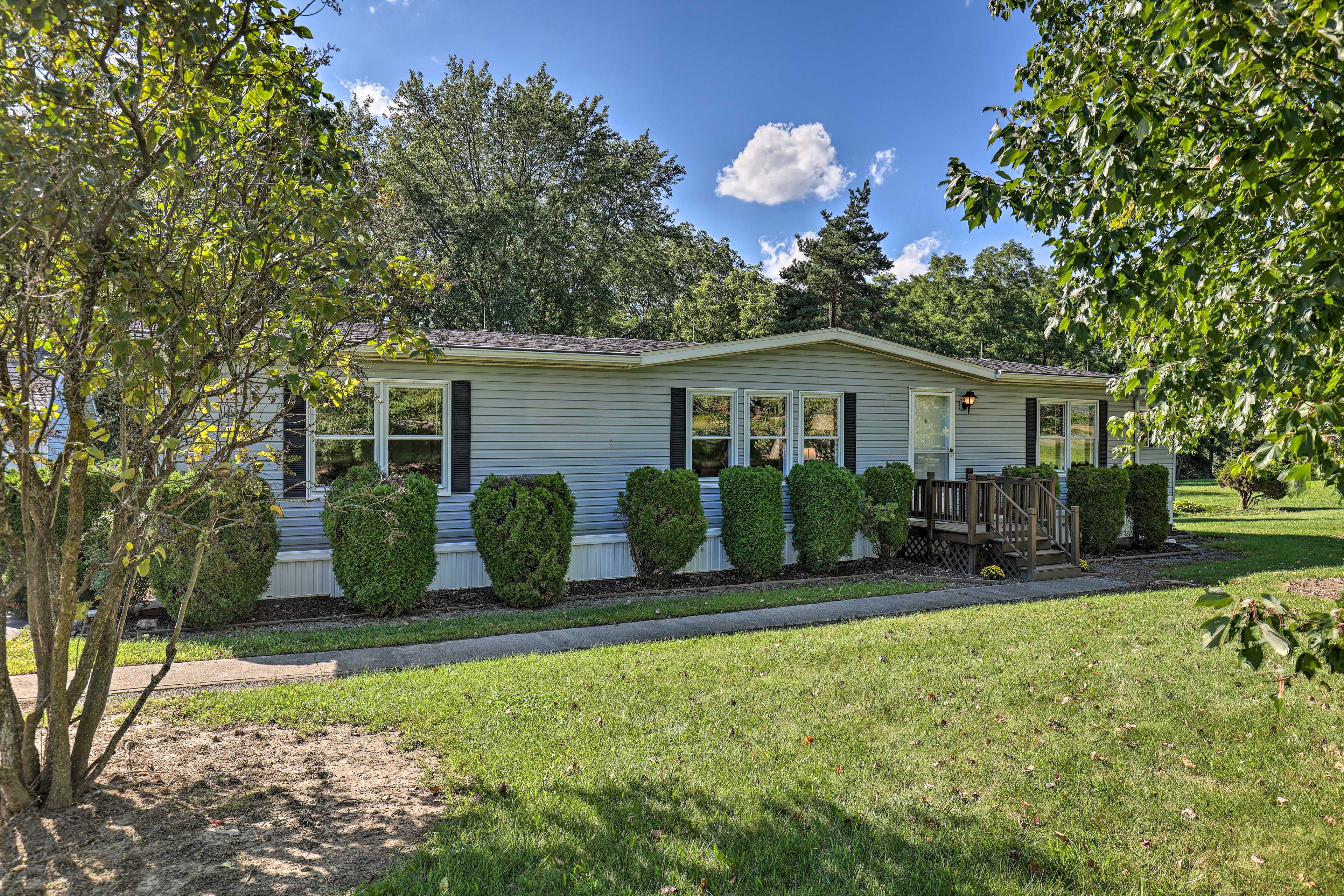Burdett Vacation Rental | 4BR | 2BA | 1,689 Sq Ft | 4 Stairs to Enter