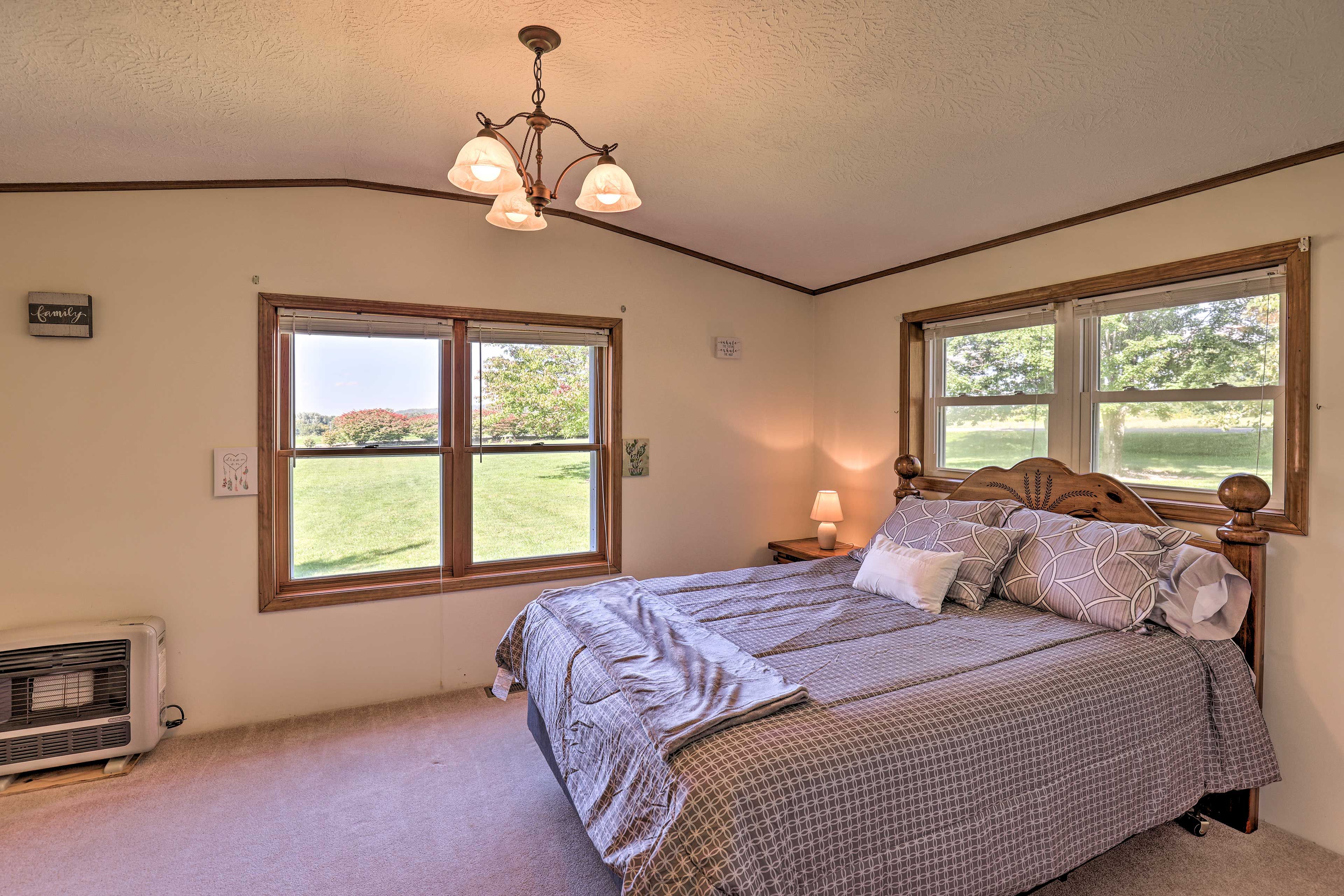 Bedroom 4 | Queen Bed | Single-Story Interior