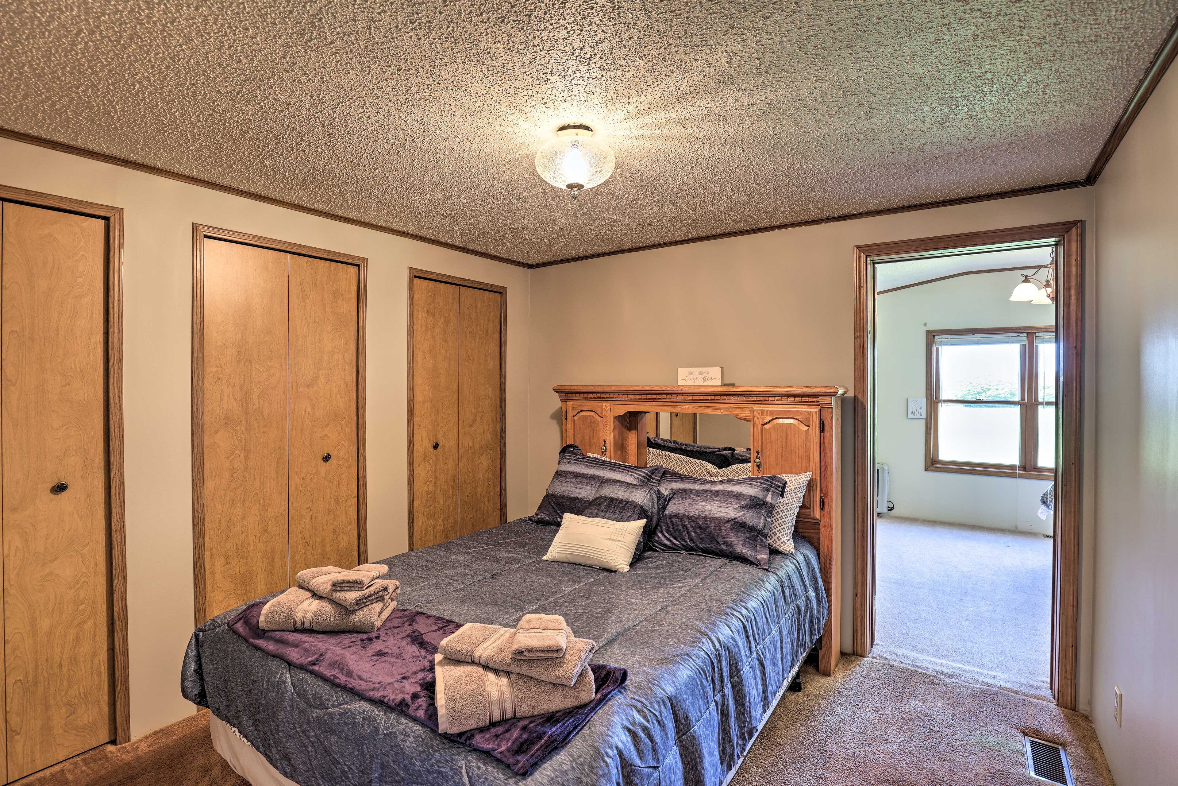 Bedroom 3 | Queen Bed | Single-Story Interior