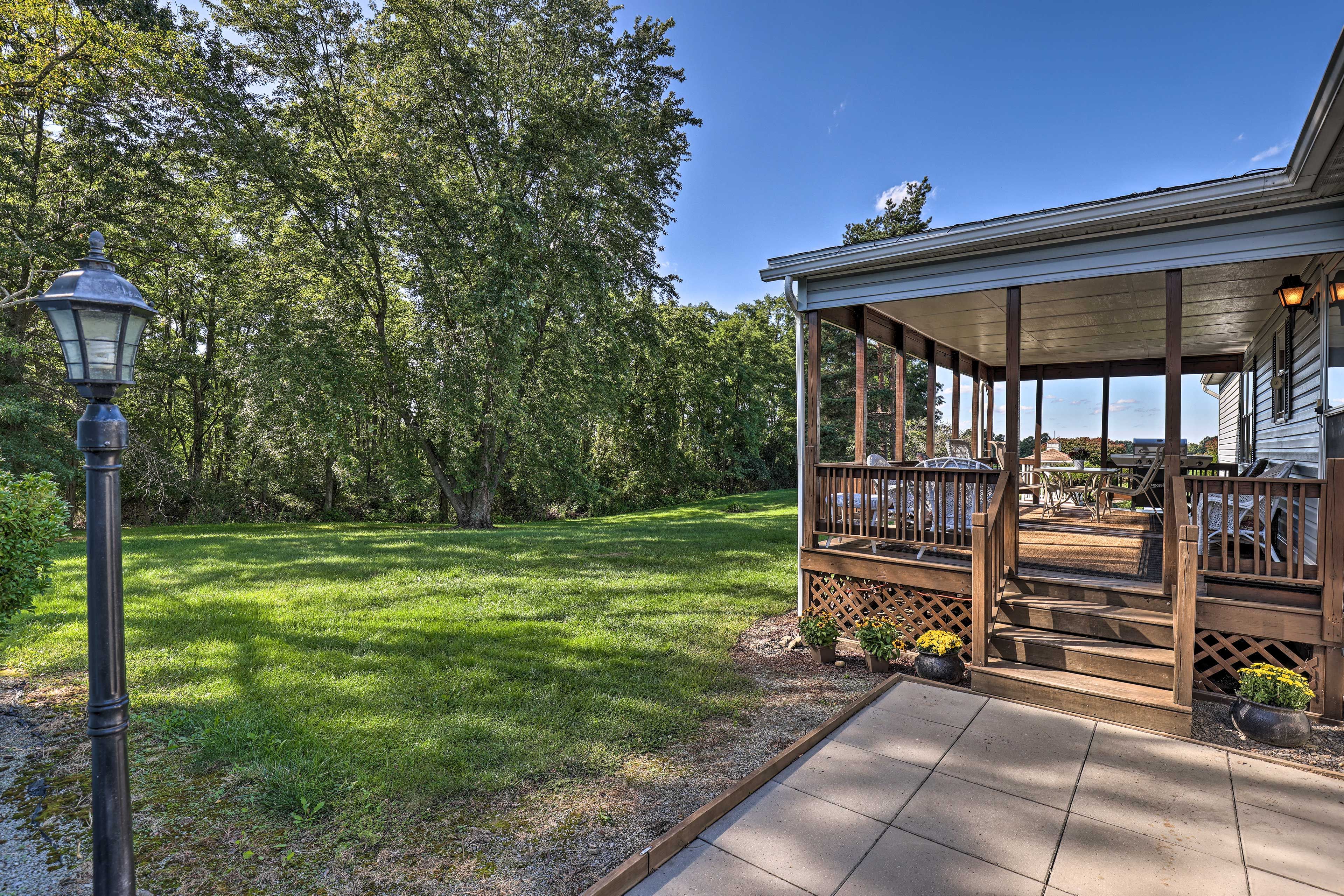 Spacious Yard | Dining Set