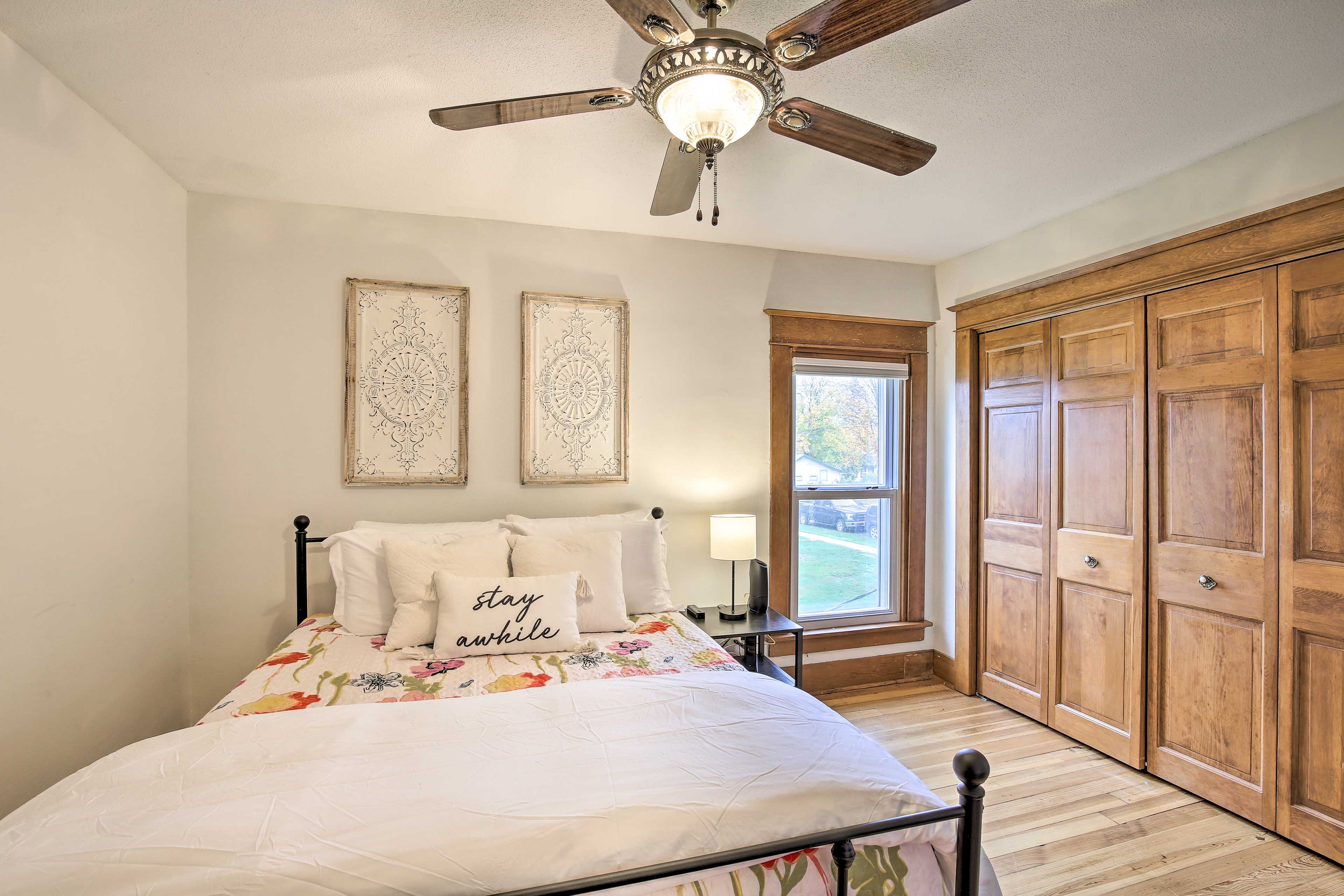 Bedroom 1 | Upper Level | Queen Bed