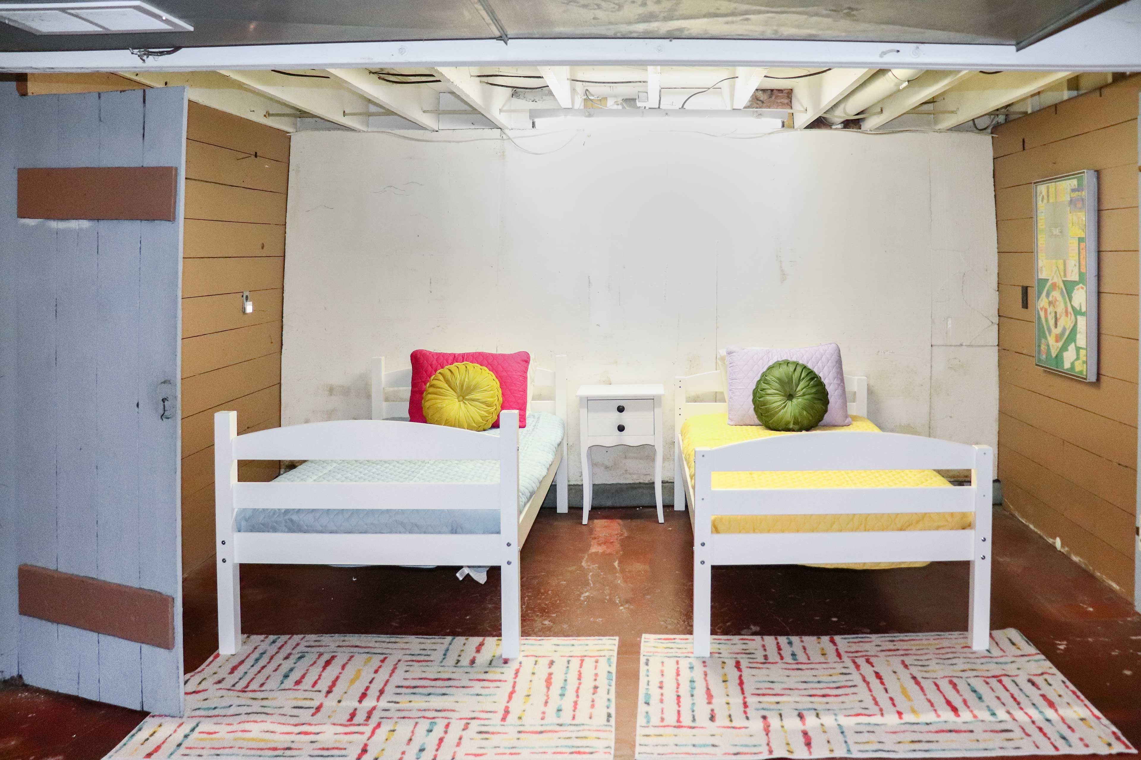 Basement | 2 Twin Beds | Twin Bunk Bed