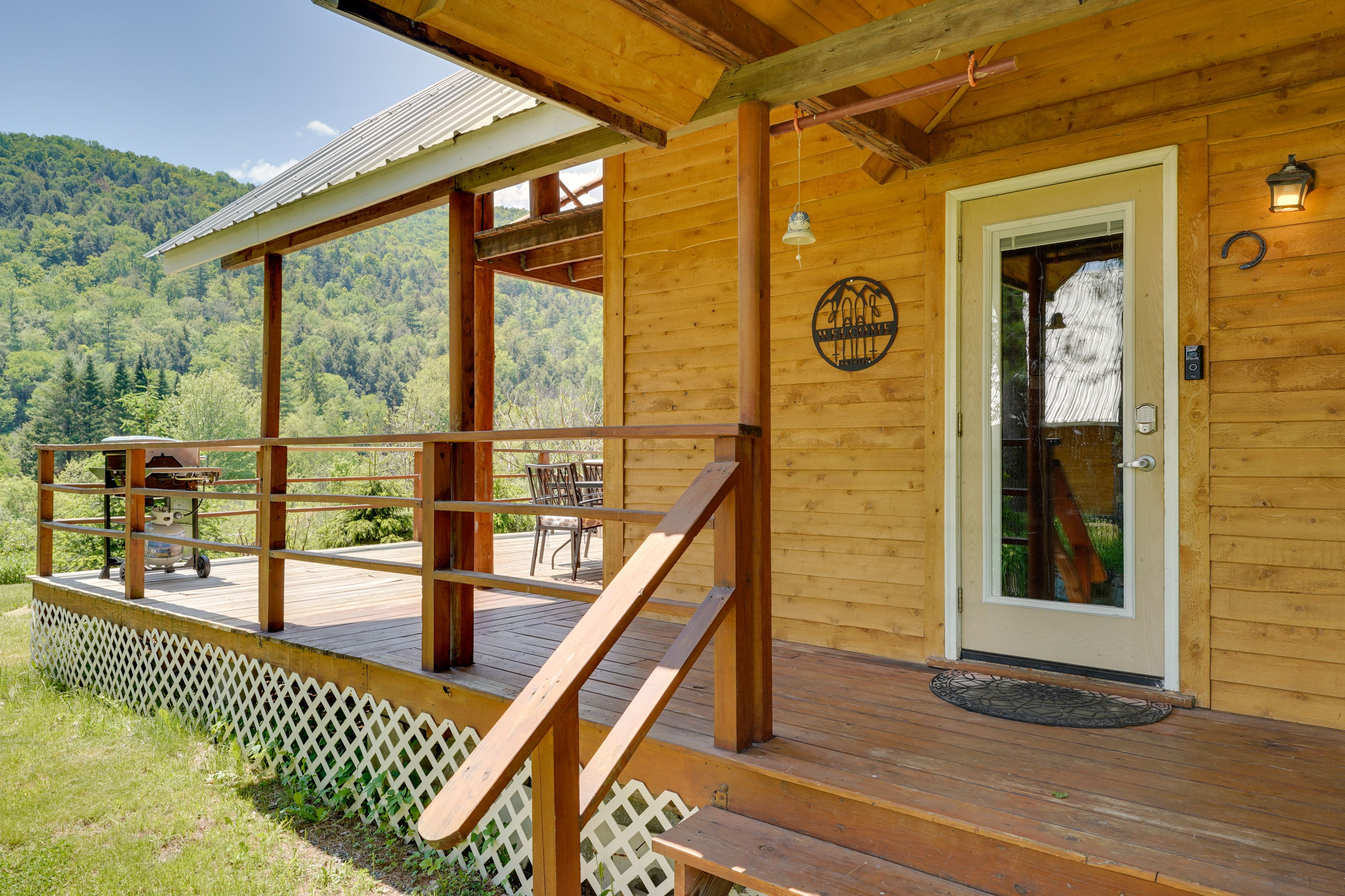 Cabin Entryway | Ring Doorbell (1, Facing Out)