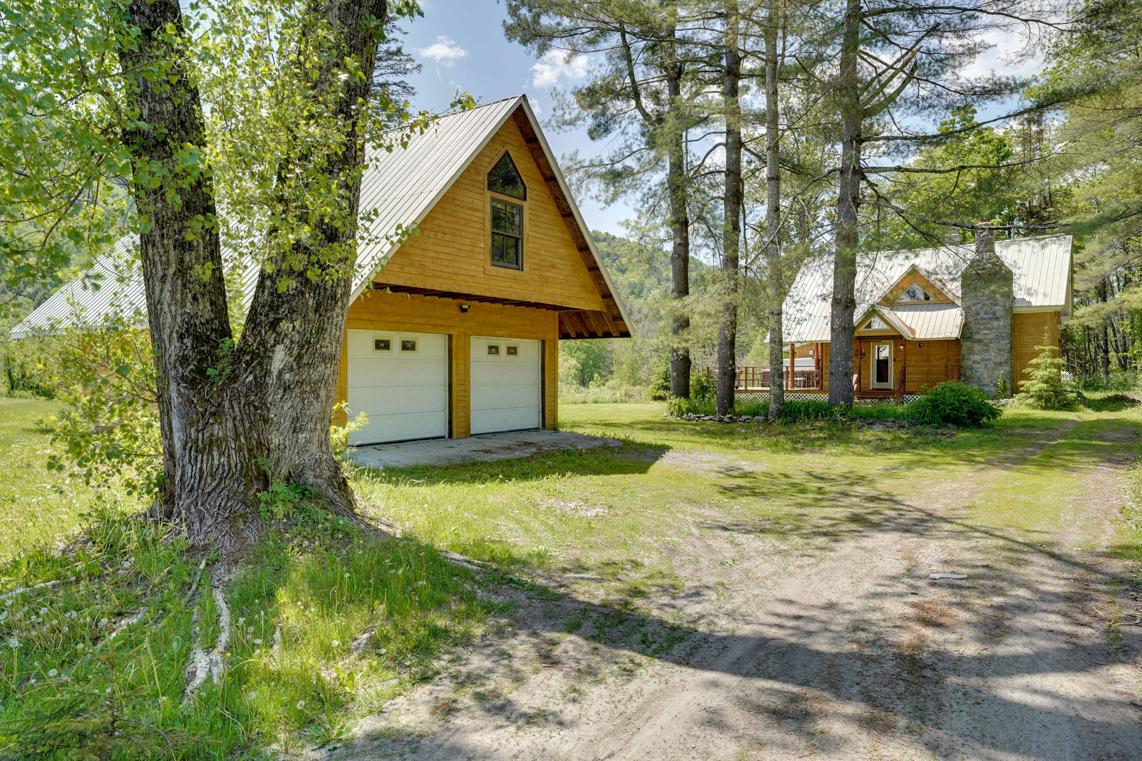 Cabin Exterior | Driveway Parking (4 Vehicles)