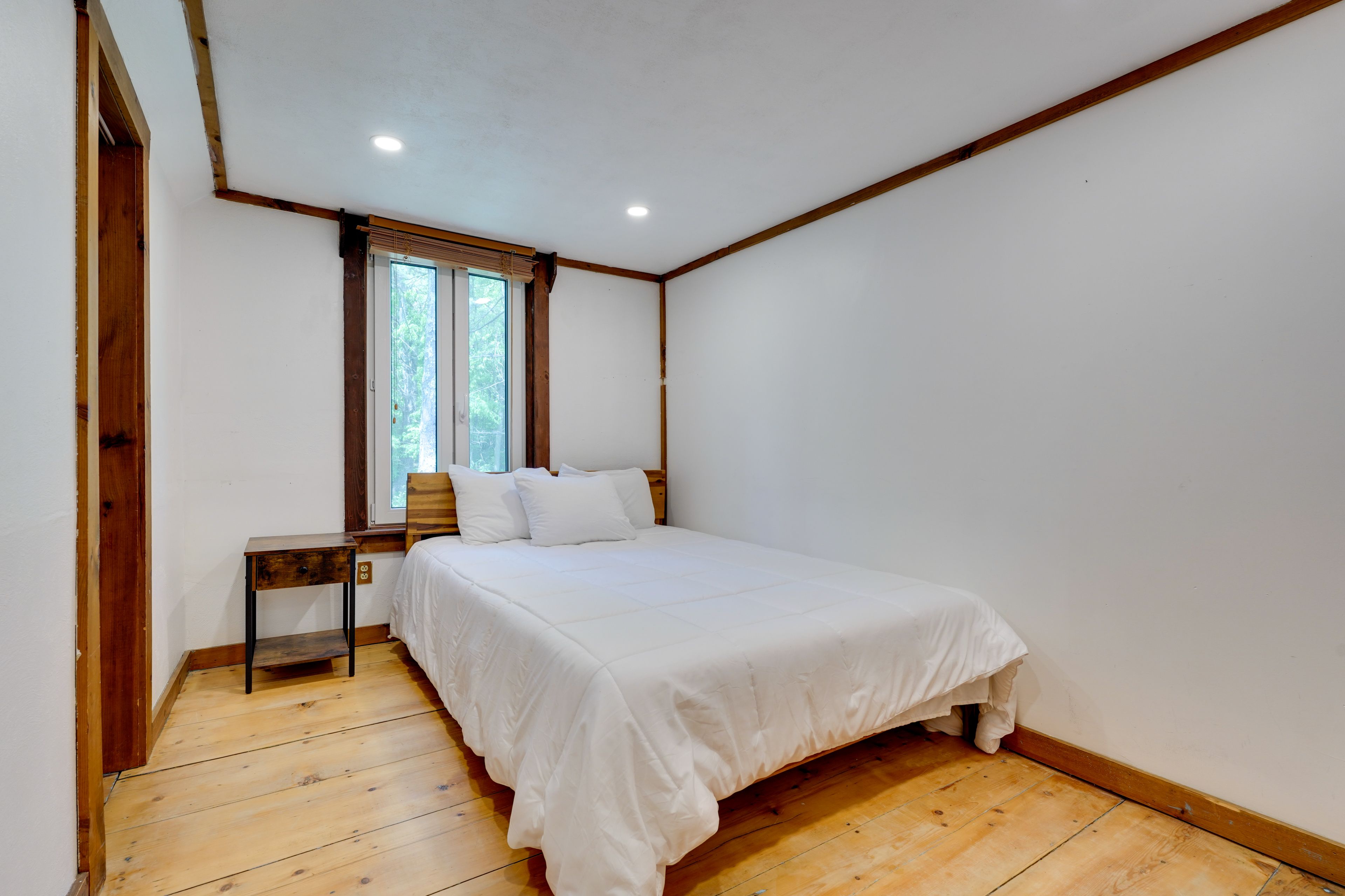 Bedroom 2 | Queen Bed | 2nd Floor