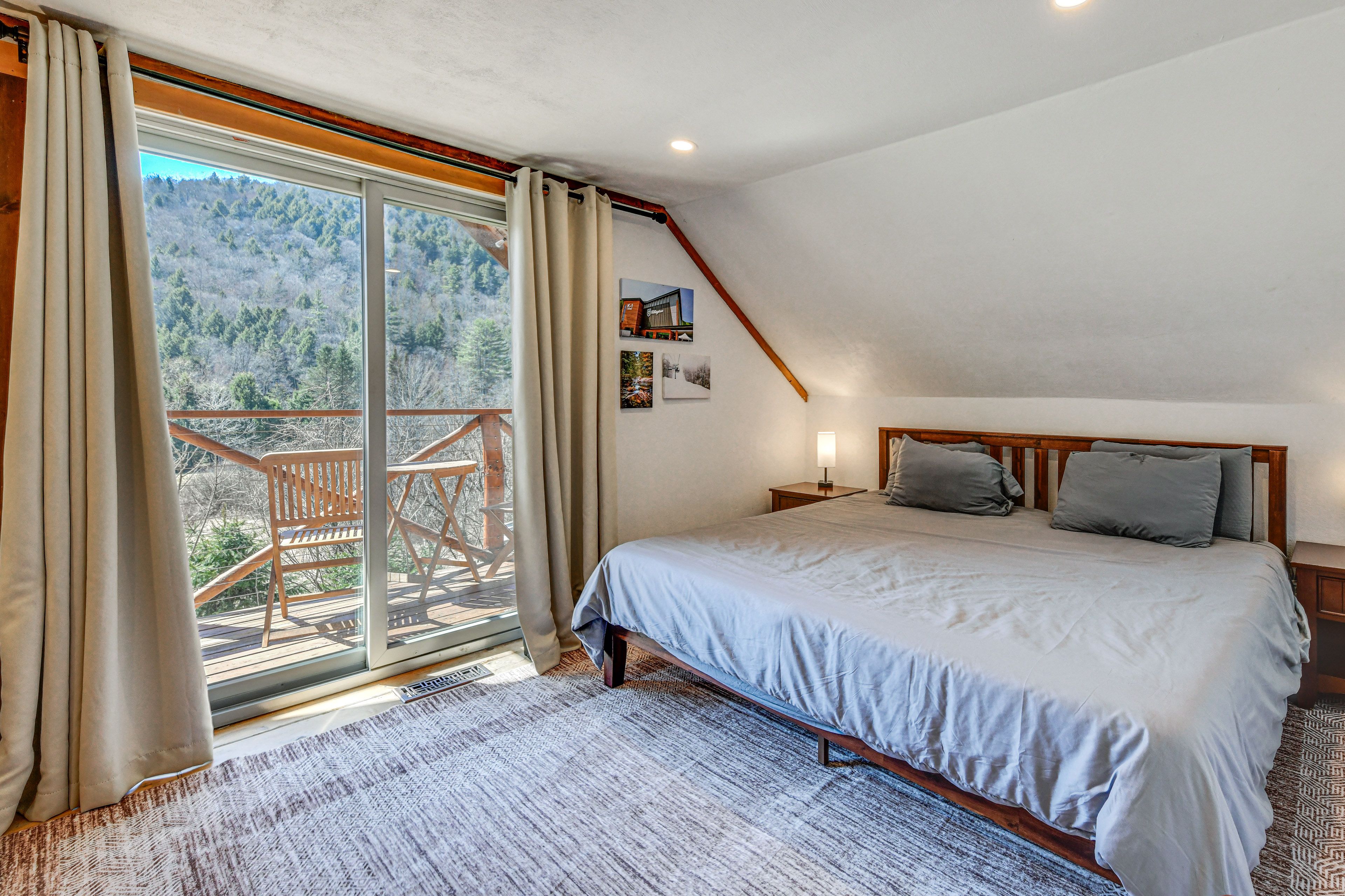 Bedroom 1 | King Bed | 2nd Floor