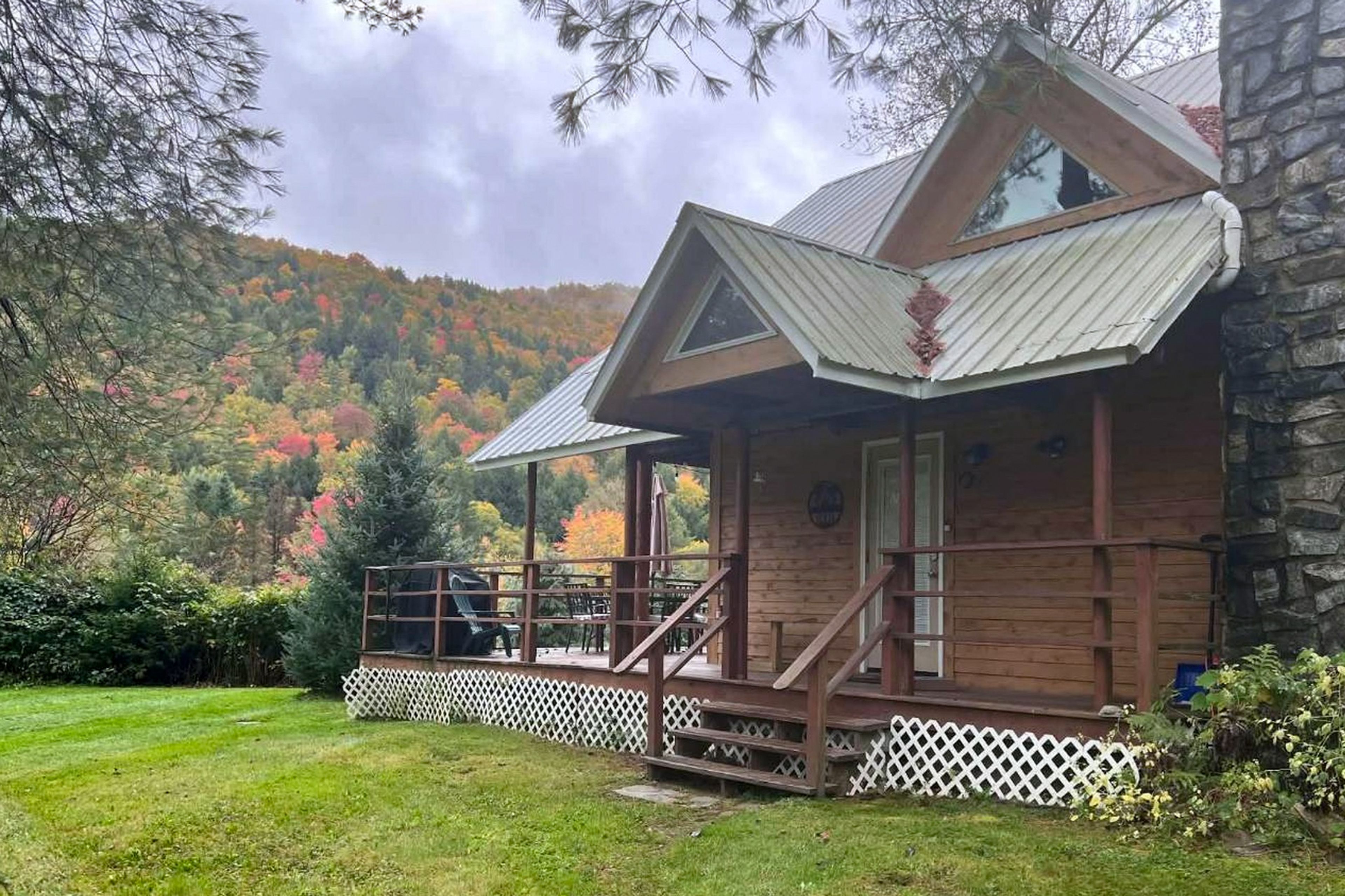 Stockbridge Vacation Rental | 3BR | 2BA | 2 Stories | Stairs Required