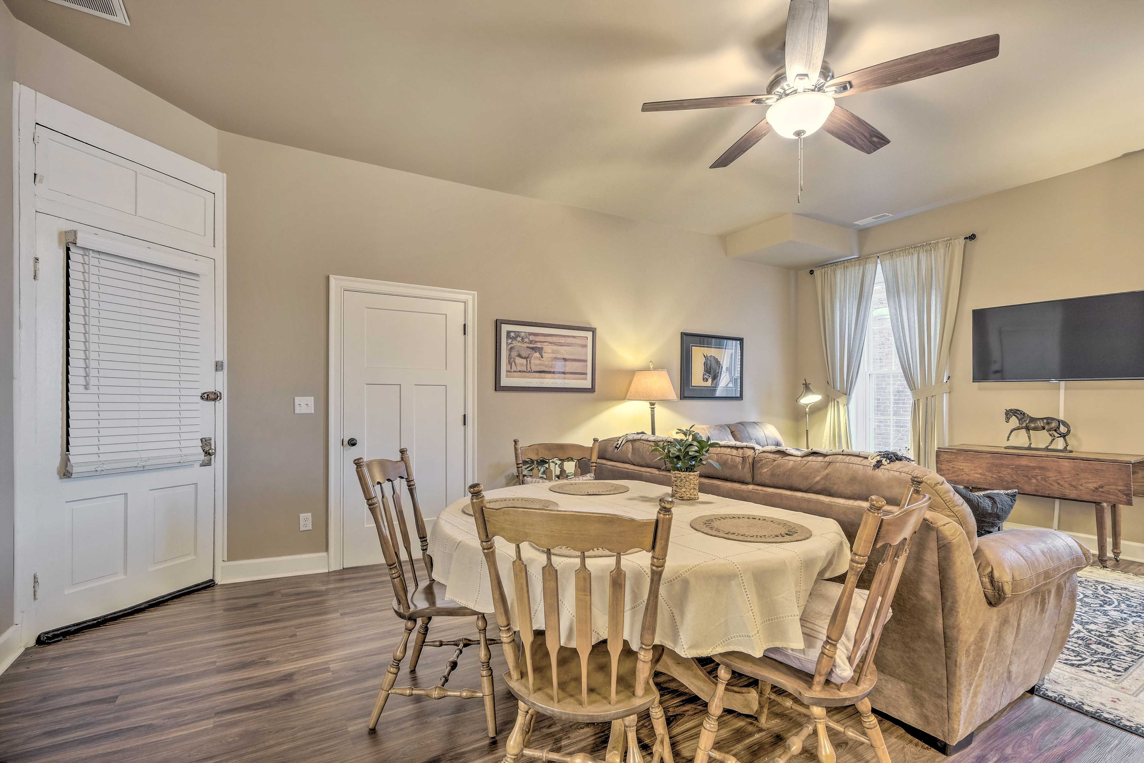 Living Room | Dining Area