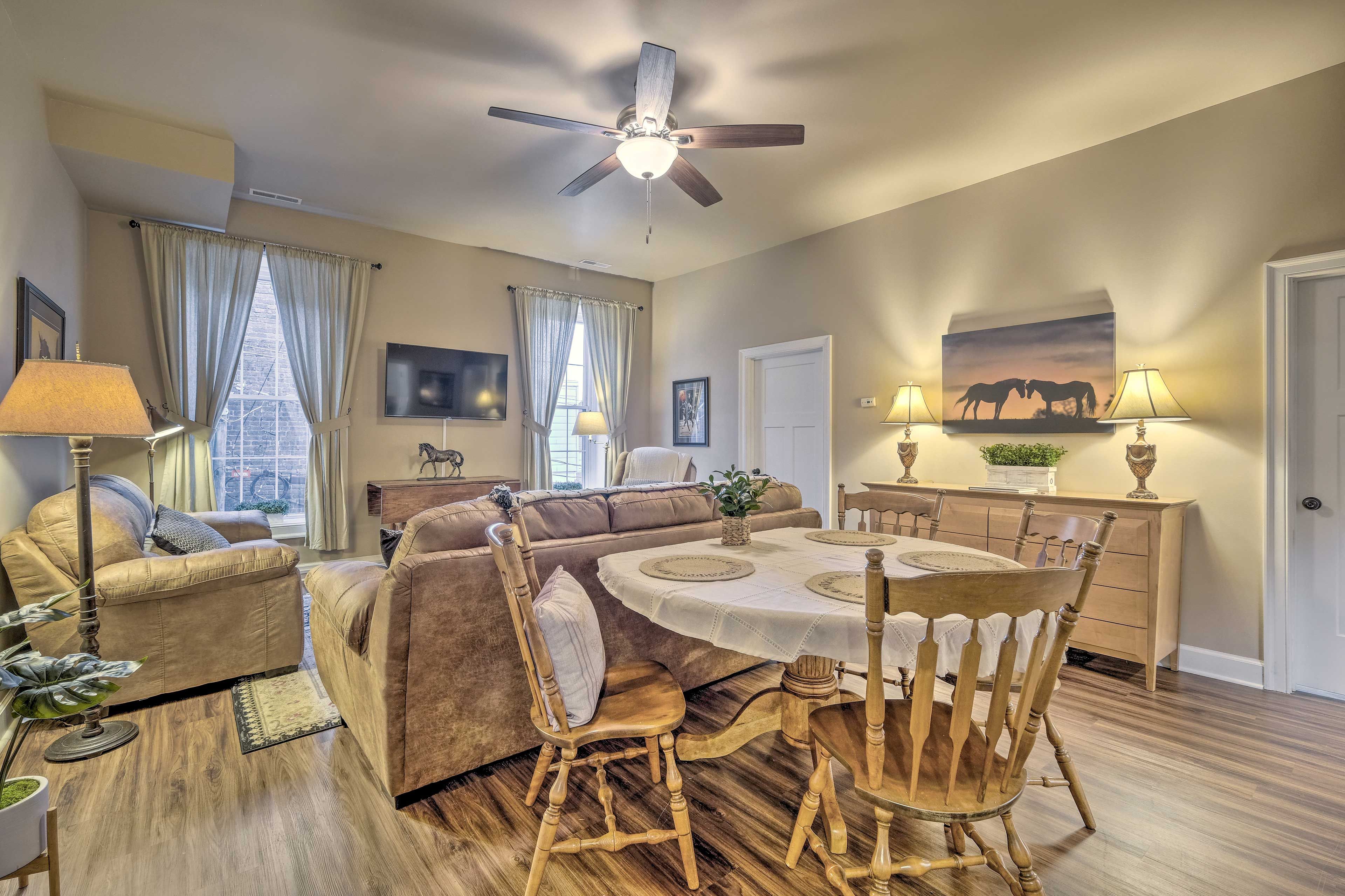 Living Room | Dishware & Flatware