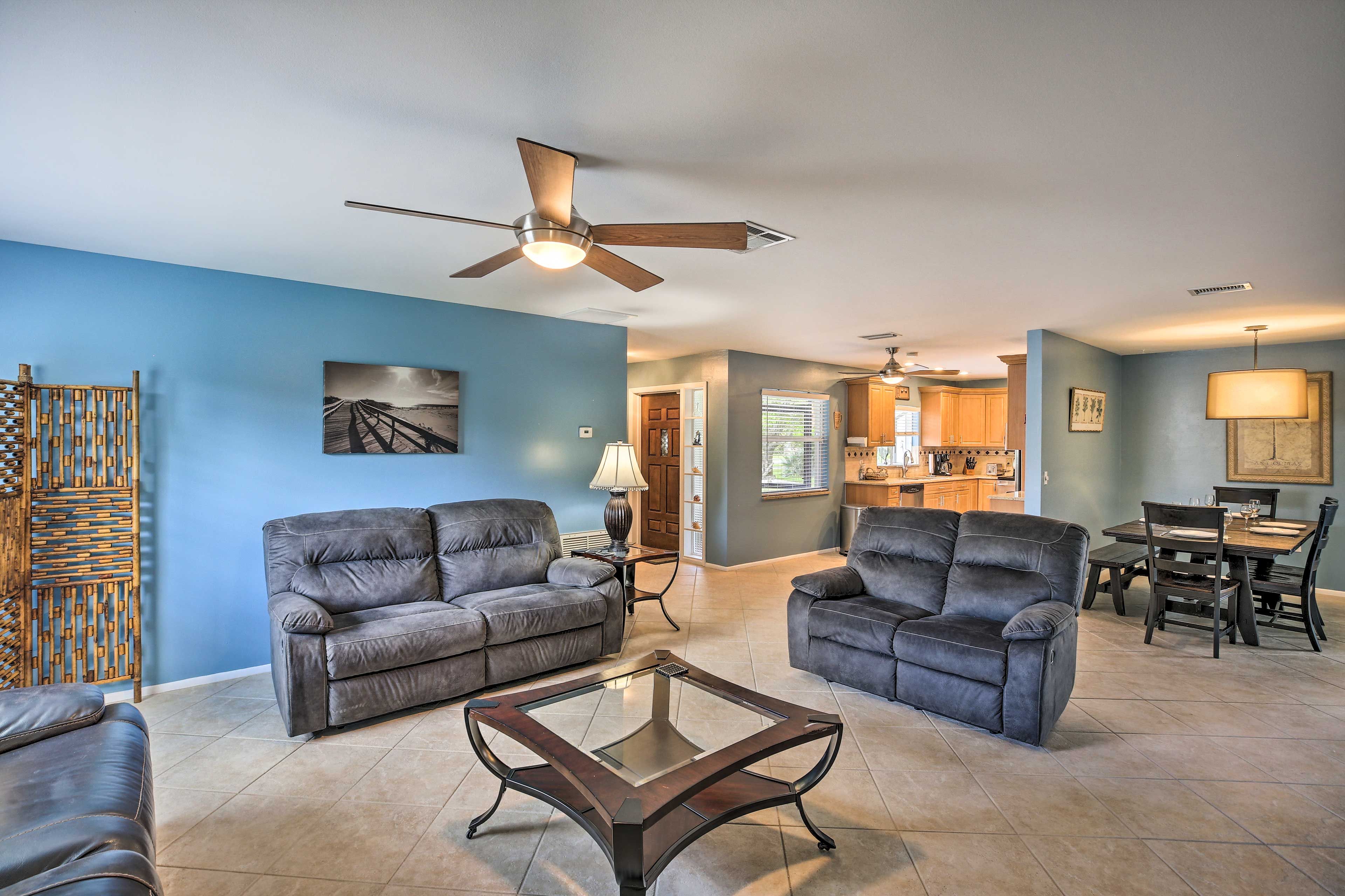 Main Living Space | Central Air Conditioning | Free WiFi