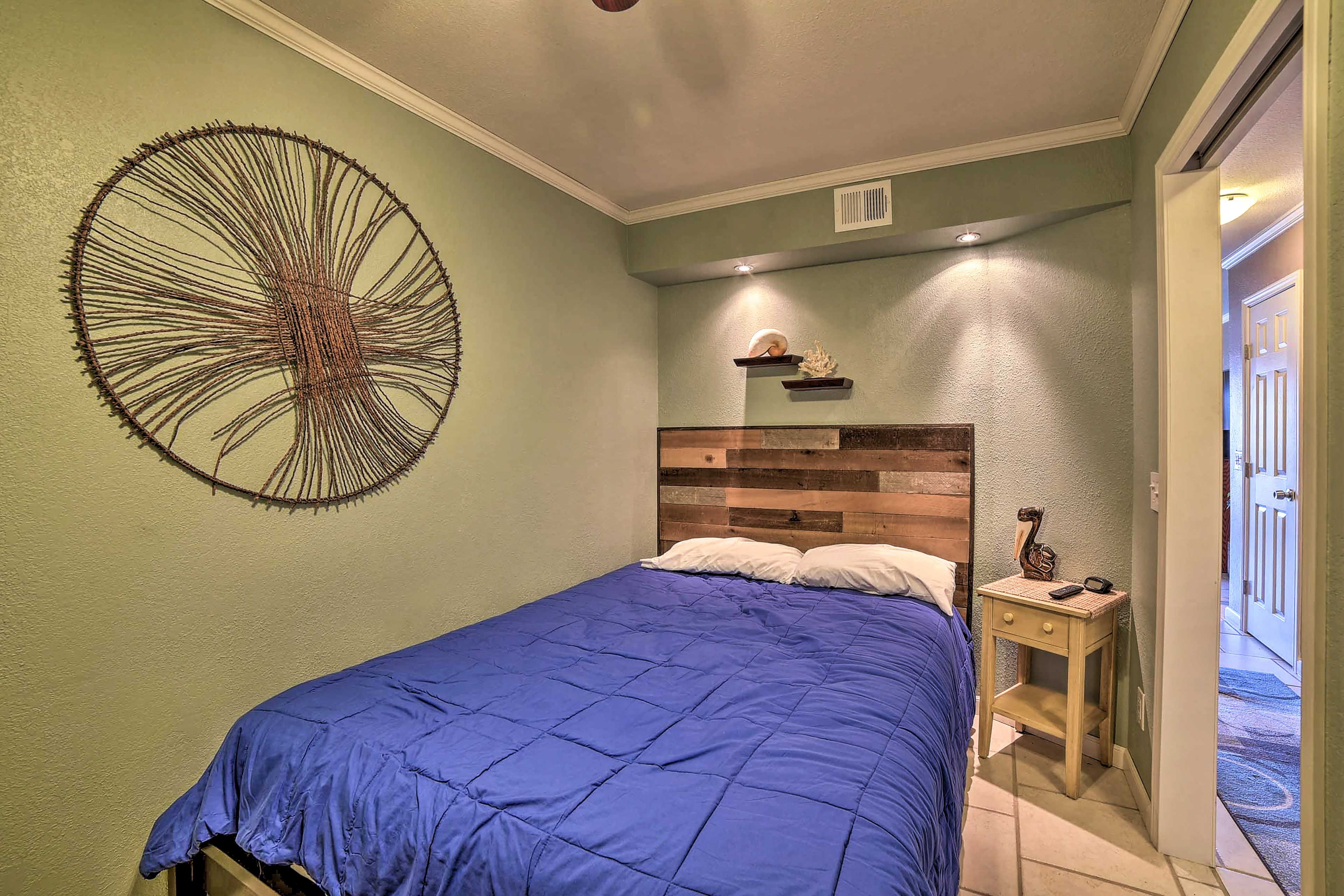 Bedroom | Linens Provided
