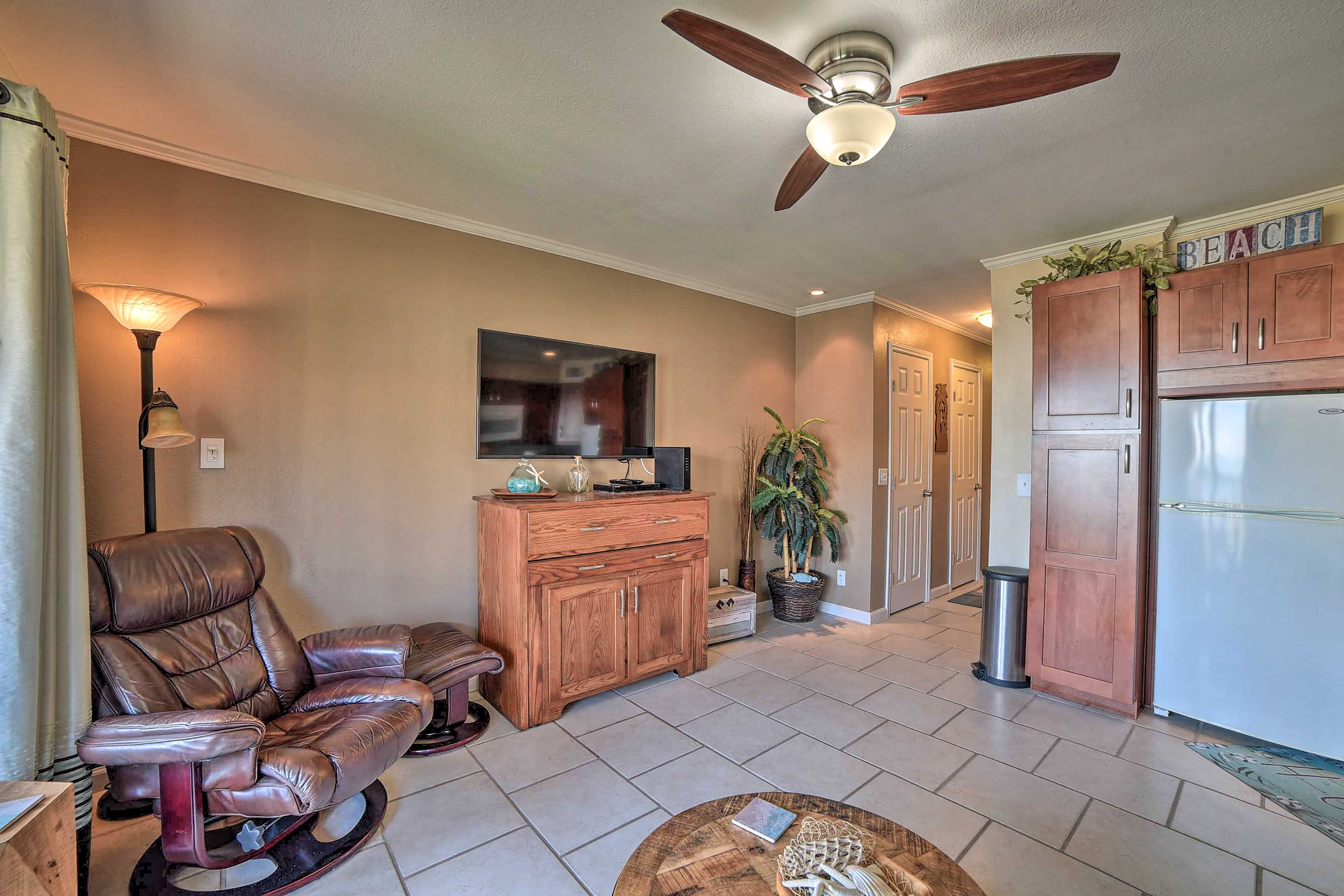 Living Room | Cable TV