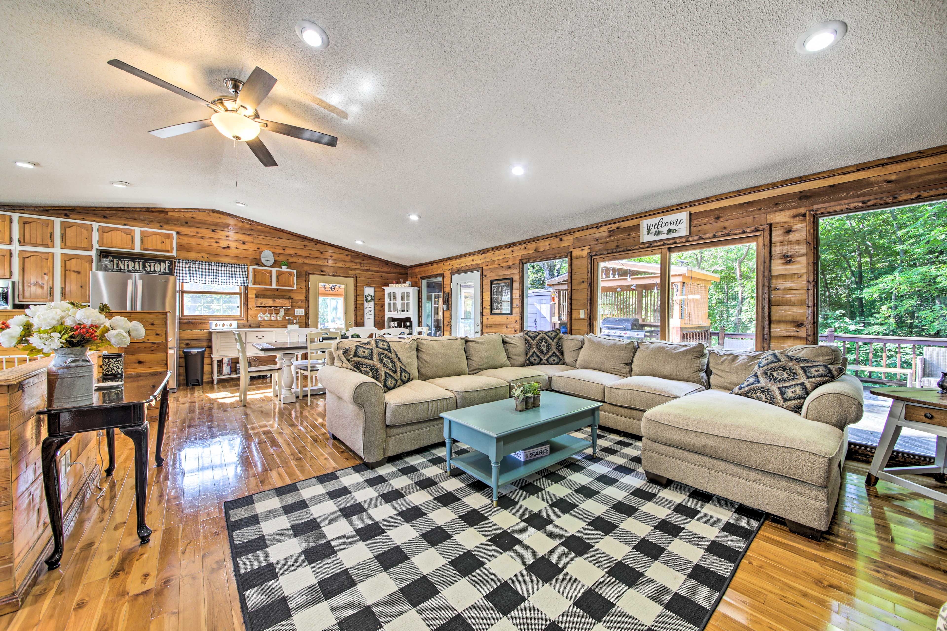 Living Room | Deck Access | PlayStation | DVD Player