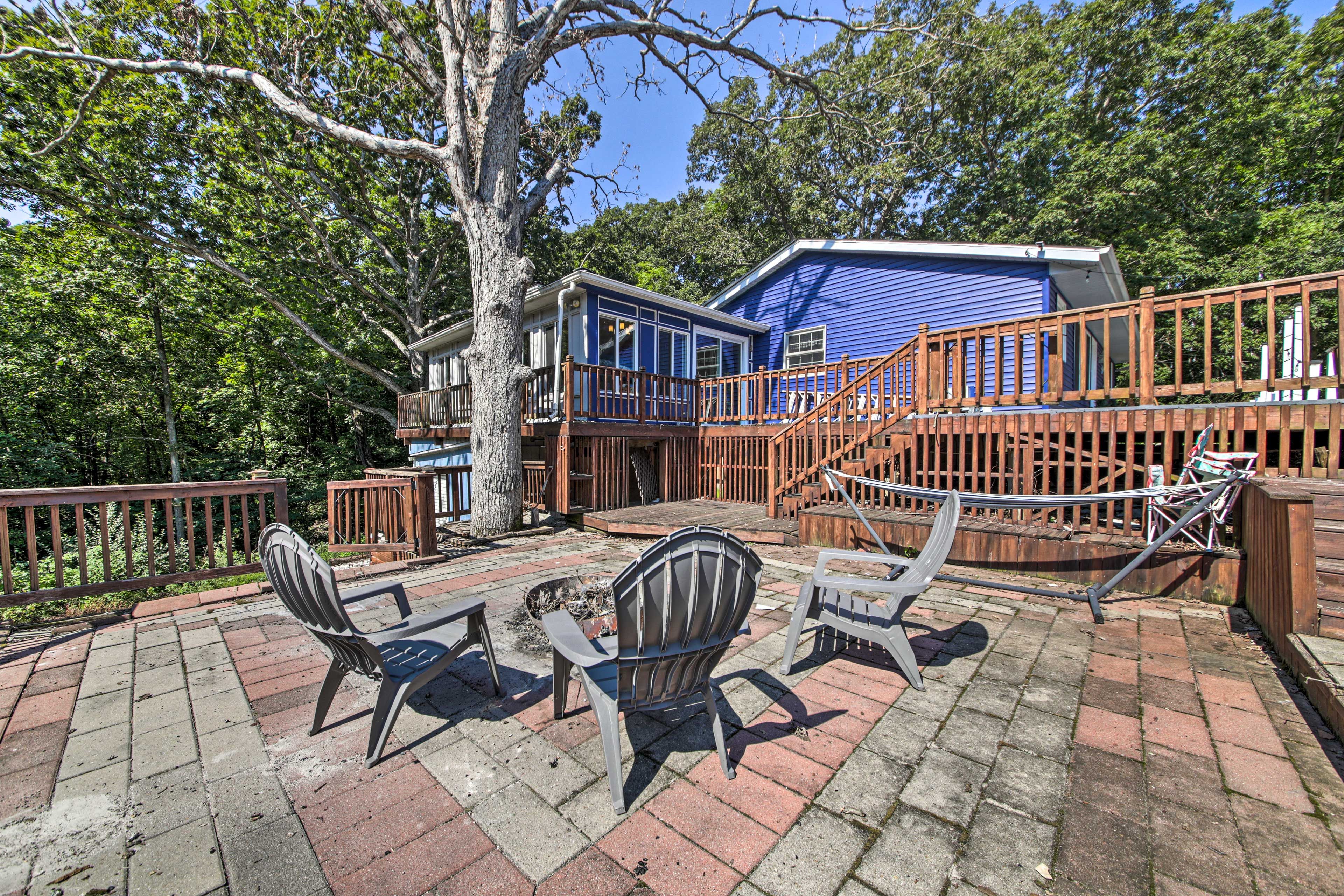 Shelbyville Vacation Rental | 3BR | 3BA | Stairs Required for Entry