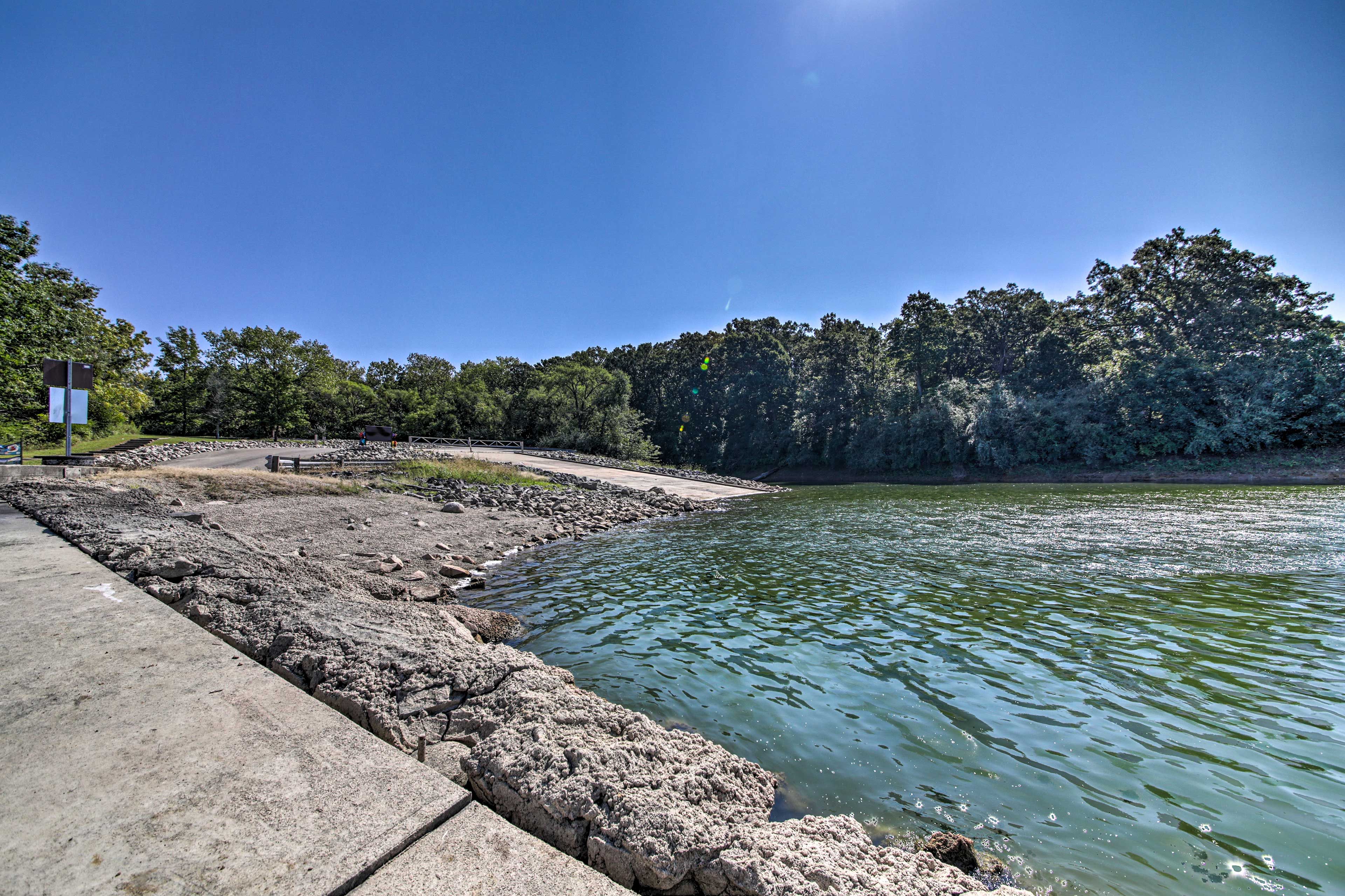 Lake Shelbyville (1.1 Miles)