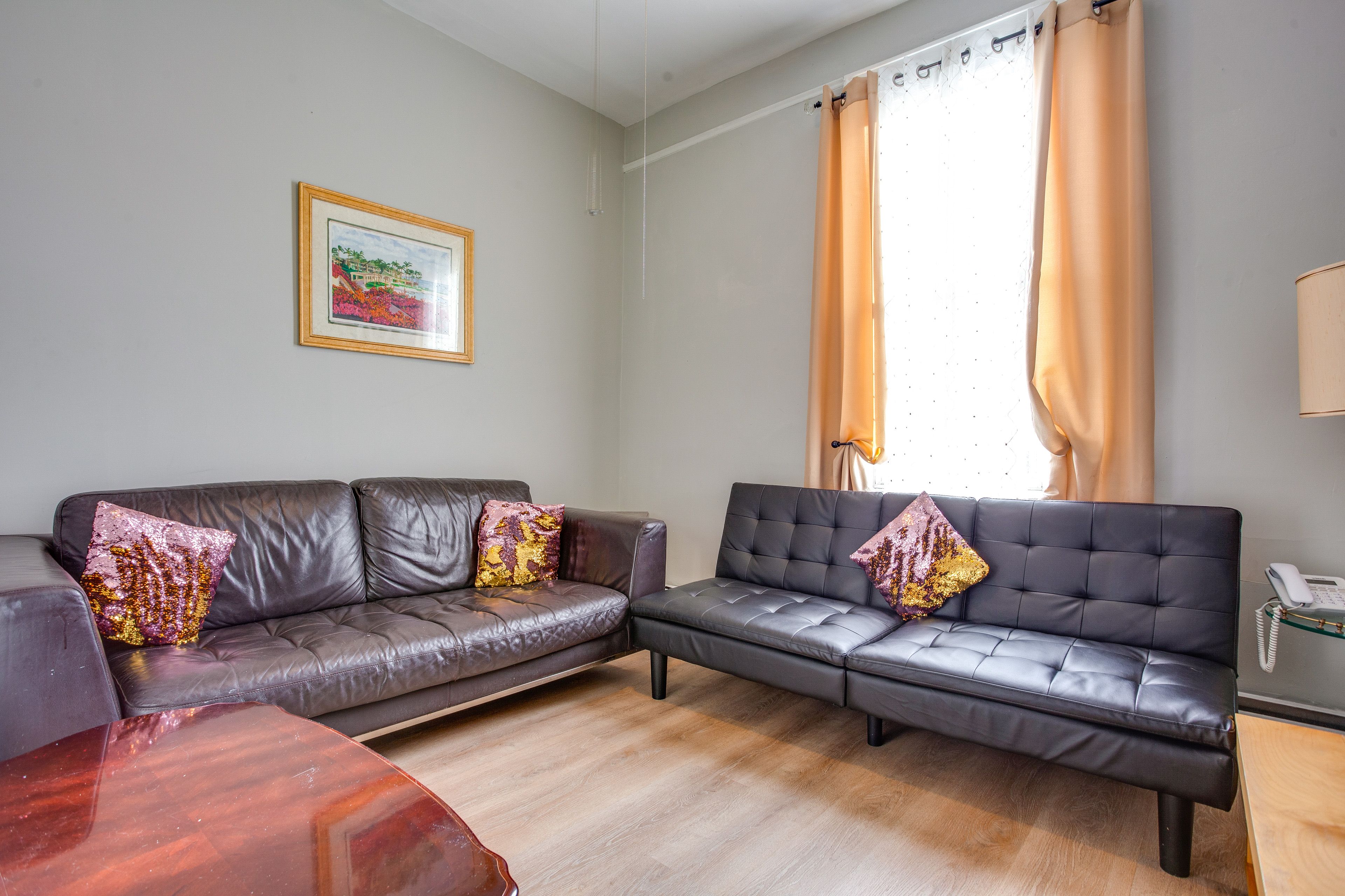 West New York Vacation Rental | 2BR | 1BA | 2nd-Floor Unit | Stairs Required