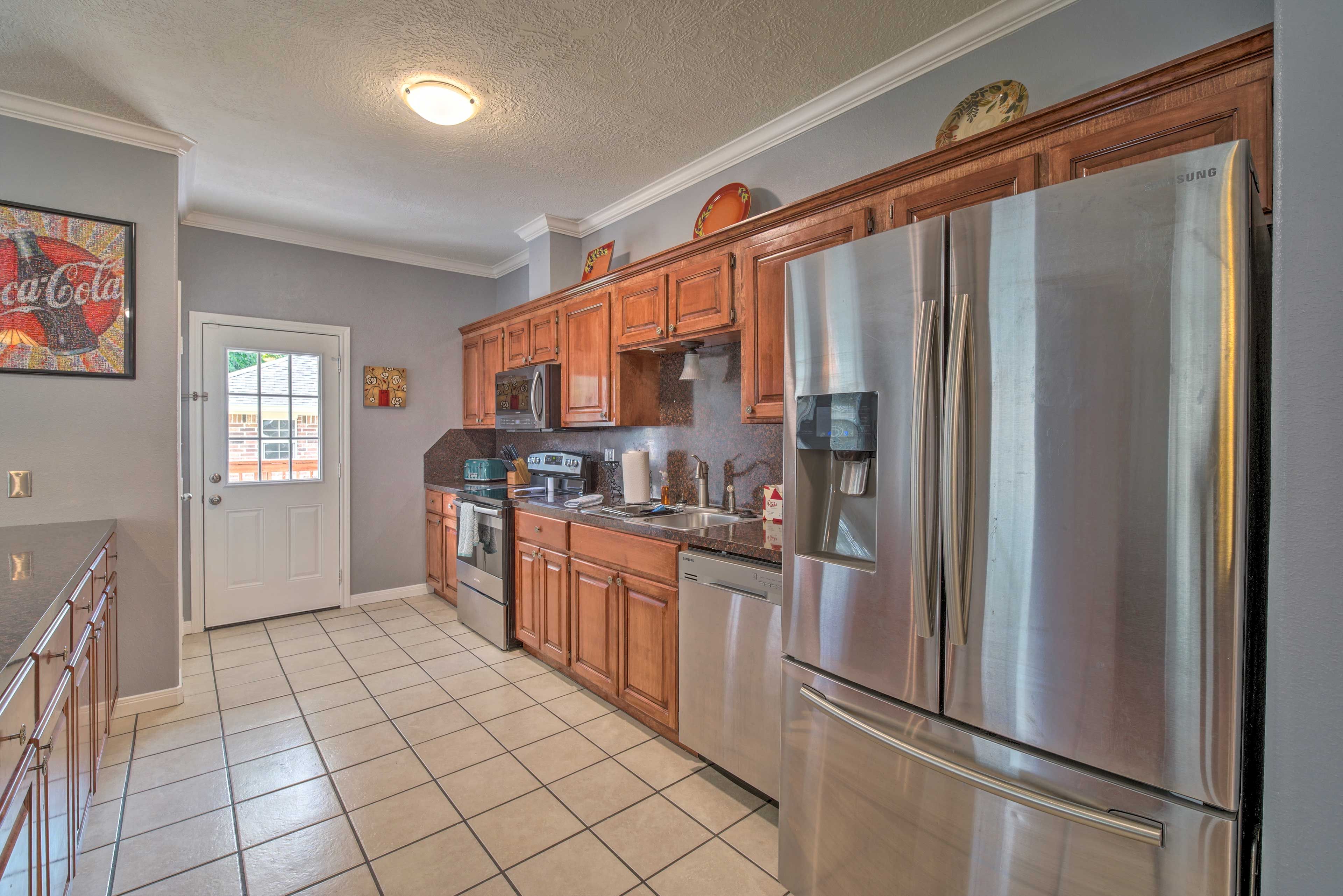 Kitchen | Fully Equipped | Toaster | Keurig Coffee Maker