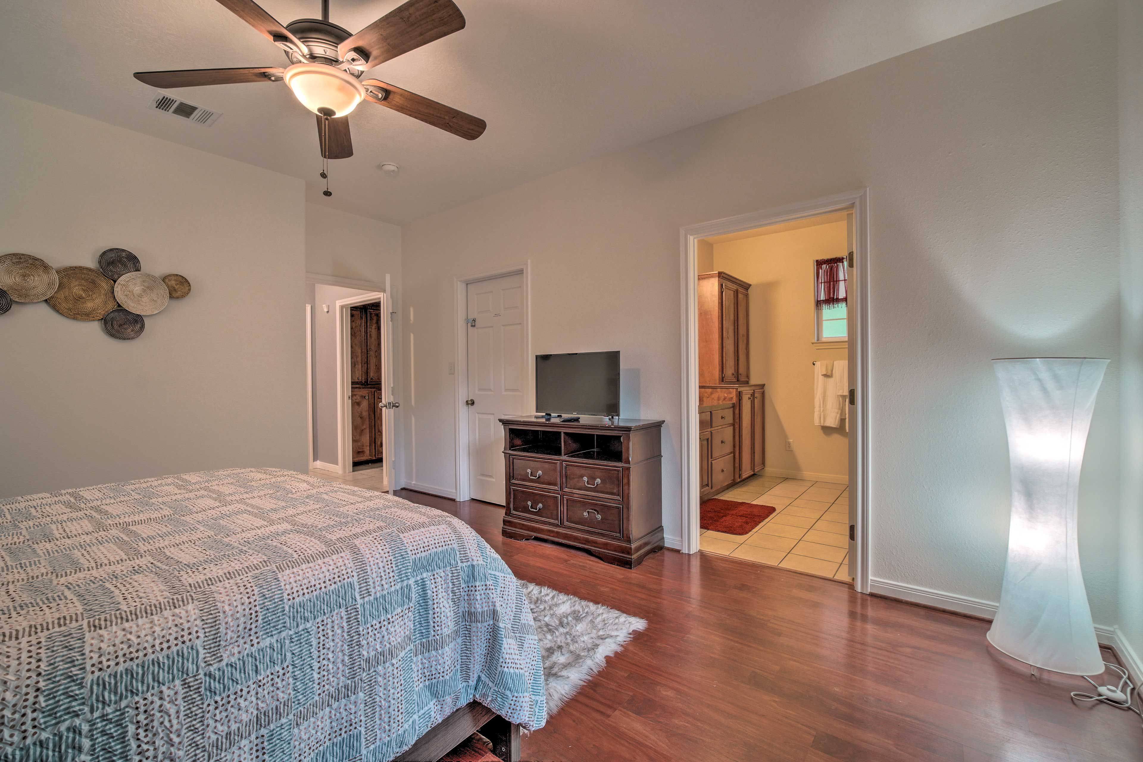 Bedroom 1 | Smart TV | En-Suite Bathroom