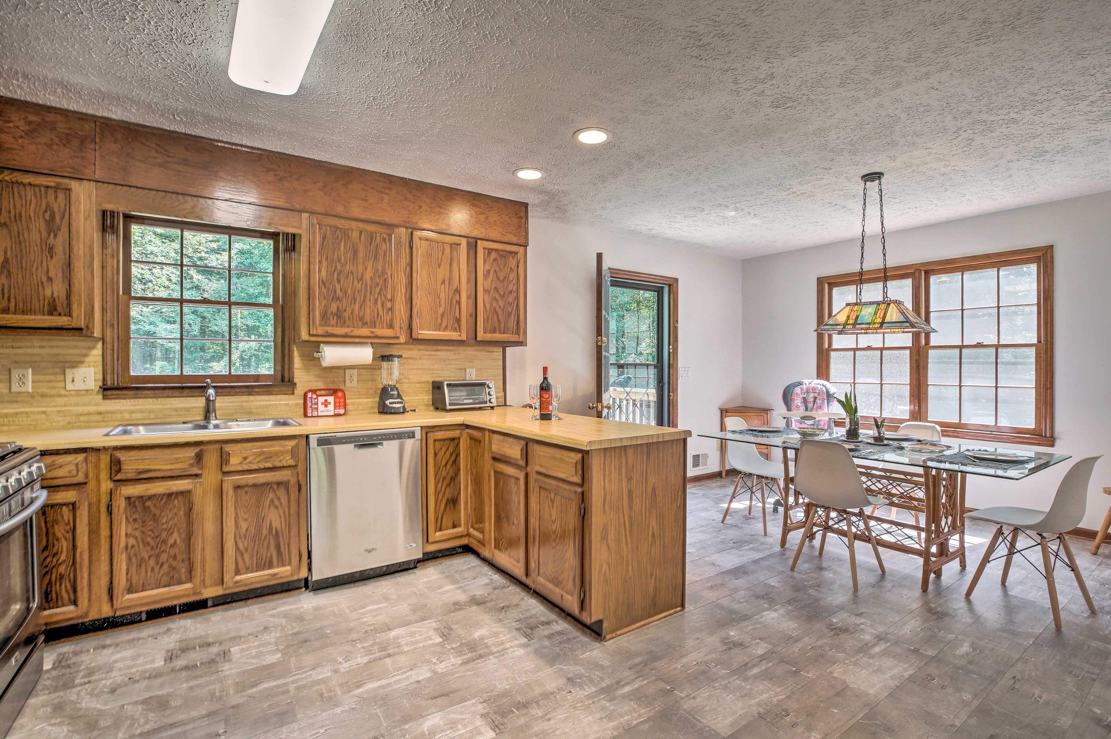 Kitchen | Fully Equipped | Blender | Crock-Pot
