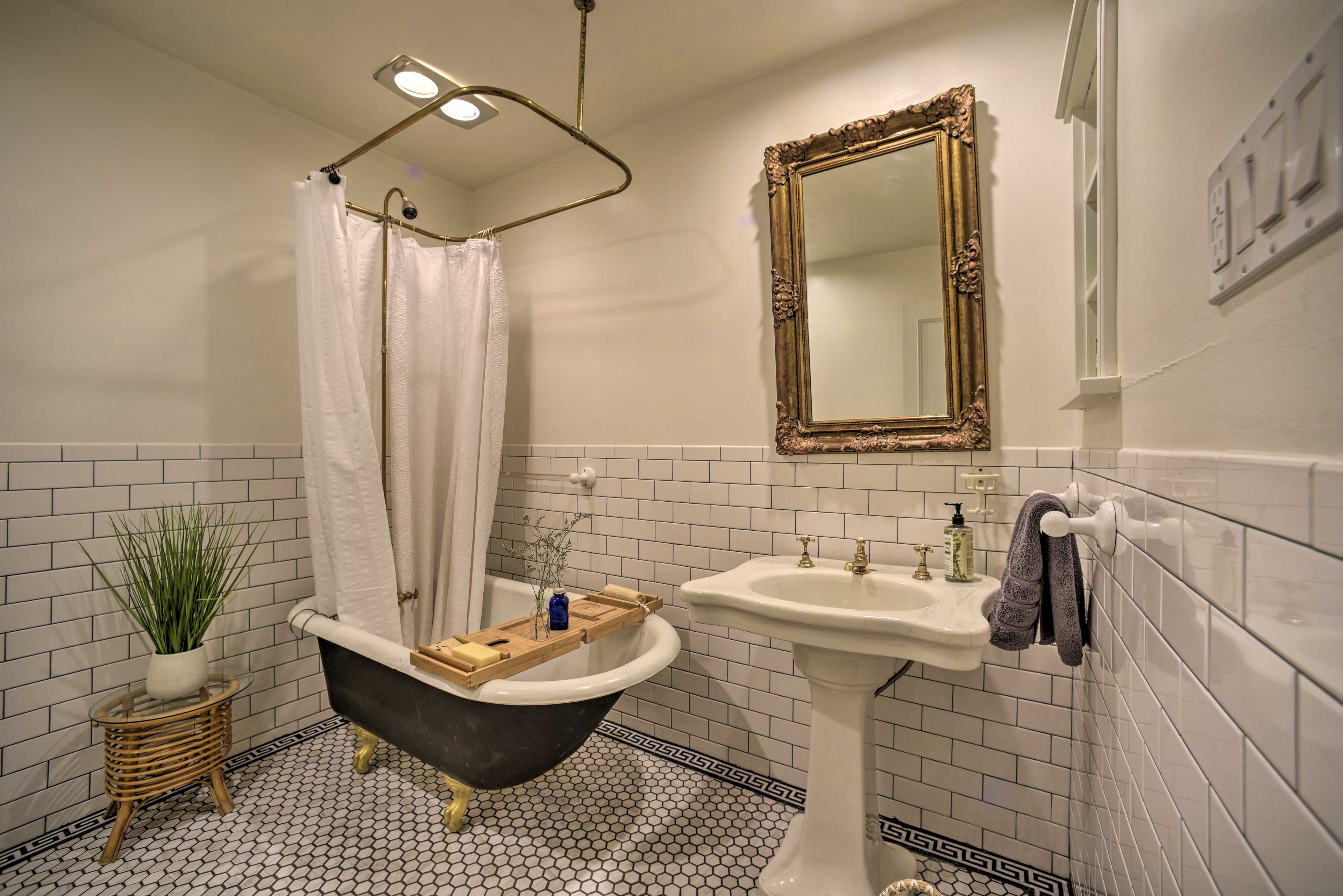 Bathroom | Towels Provided