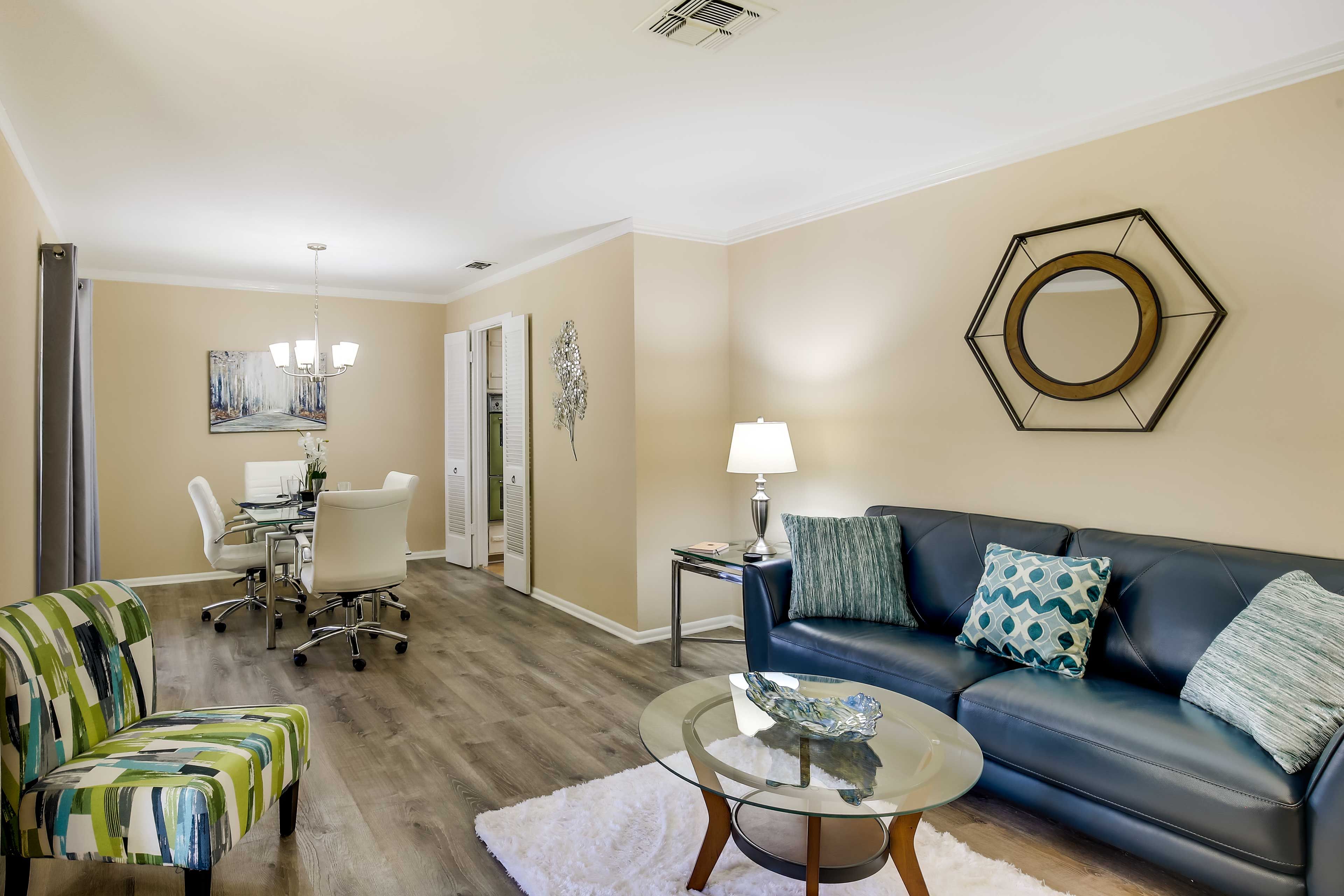 Living Room | Free WiFi | Keyless Entry