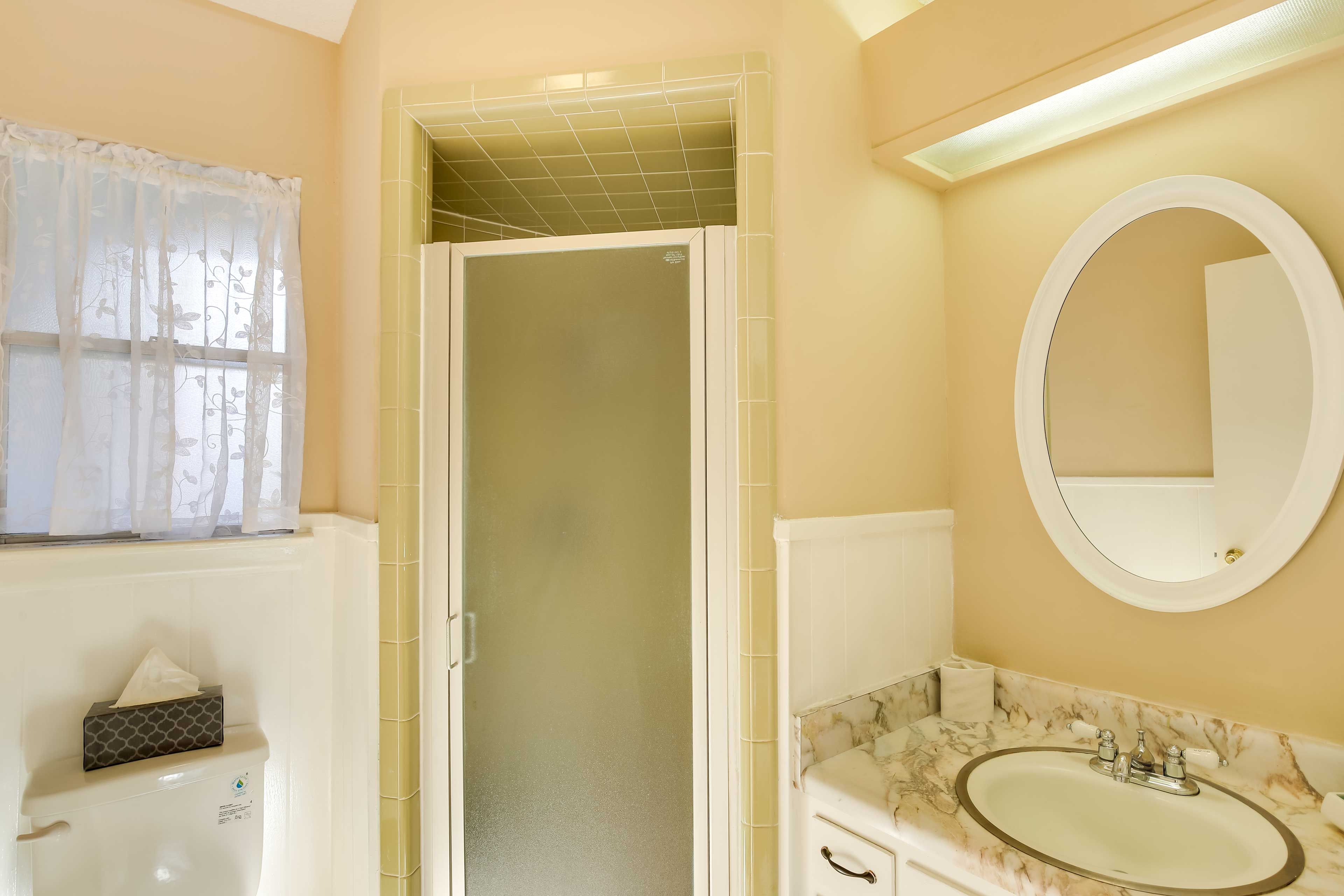 Full Bathroom | Towels & Linens Provided