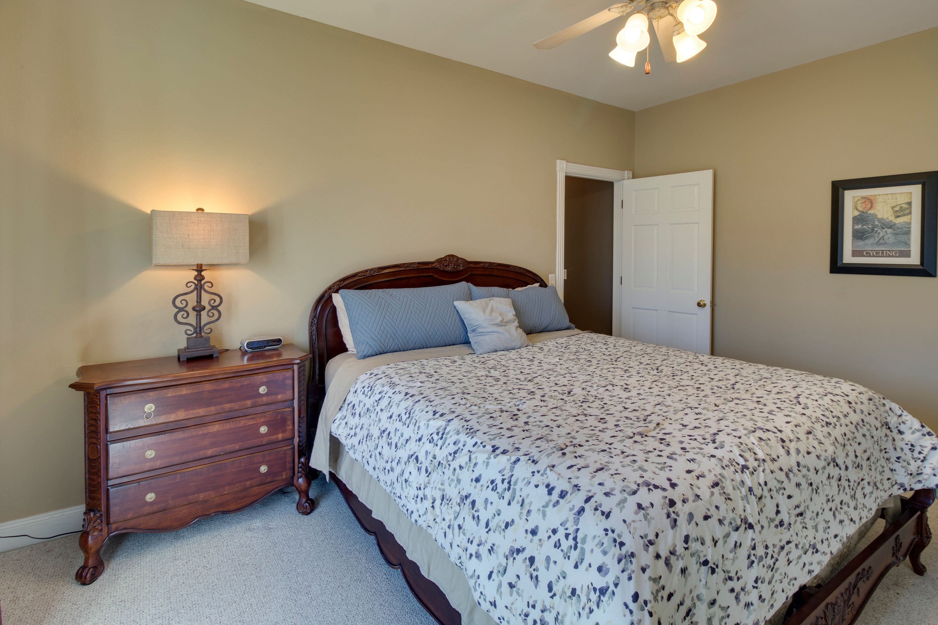 Bedroom 2 | California King Bed | 1st Floor
