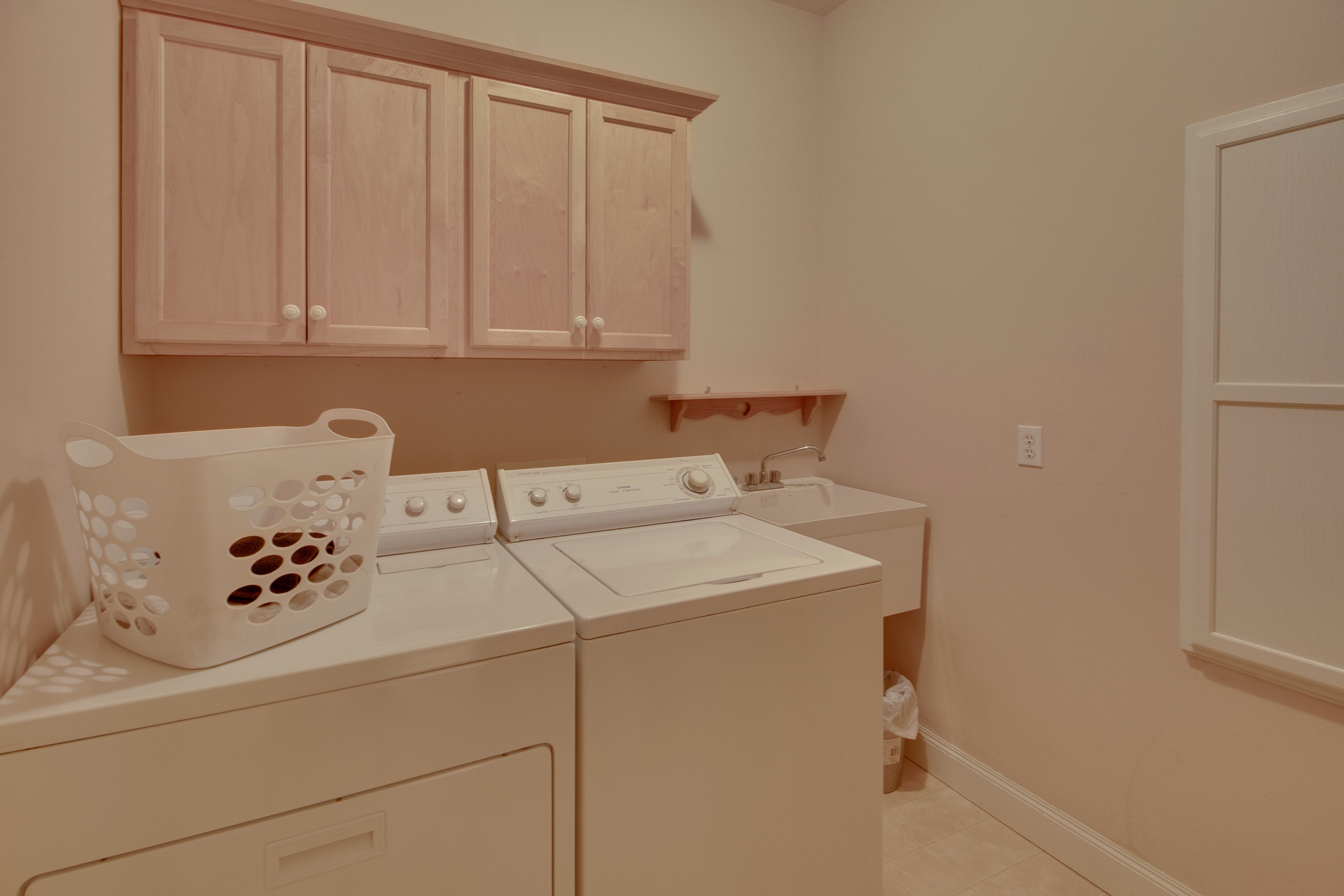 Washer/Dryer | Laundry Detergent Provided